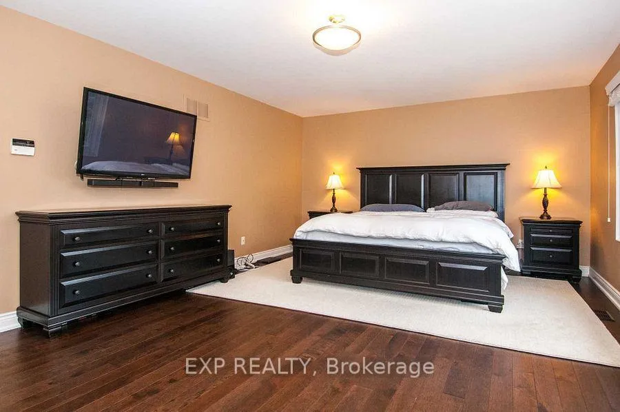 Photo 20 of 220 Viewmount Avenue, Toronto, Englemount-Lawrence — HOMEH