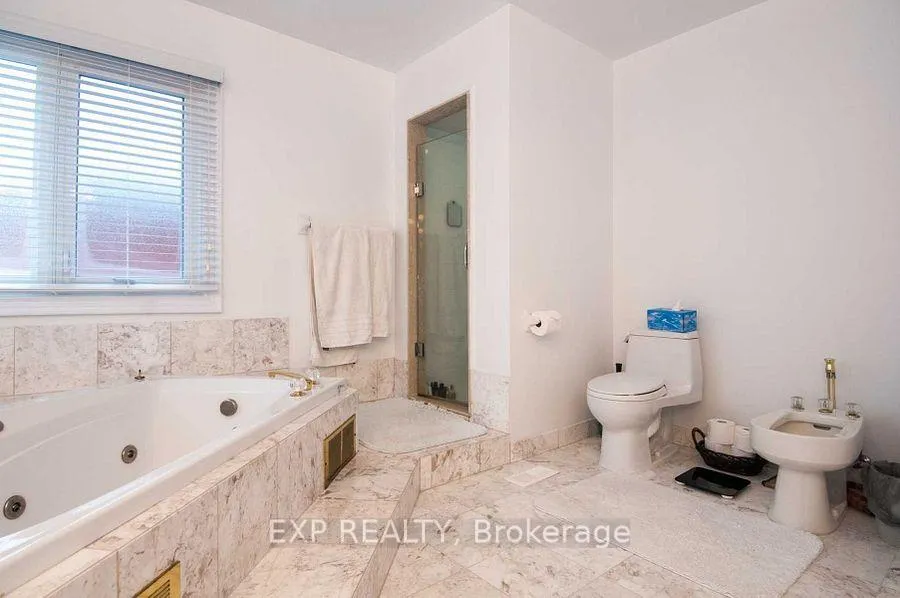 Photo 23 of 220 Viewmount Avenue, Toronto, Englemount-Lawrence — HOMEH