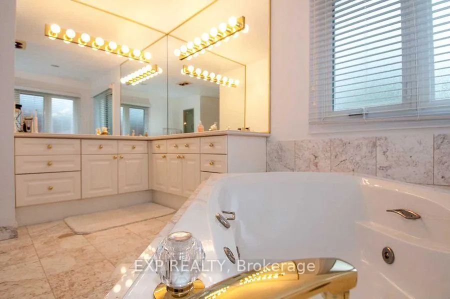 Photo 24 of 220 Viewmount Avenue, Toronto, Englemount-Lawrence — HOMEH
