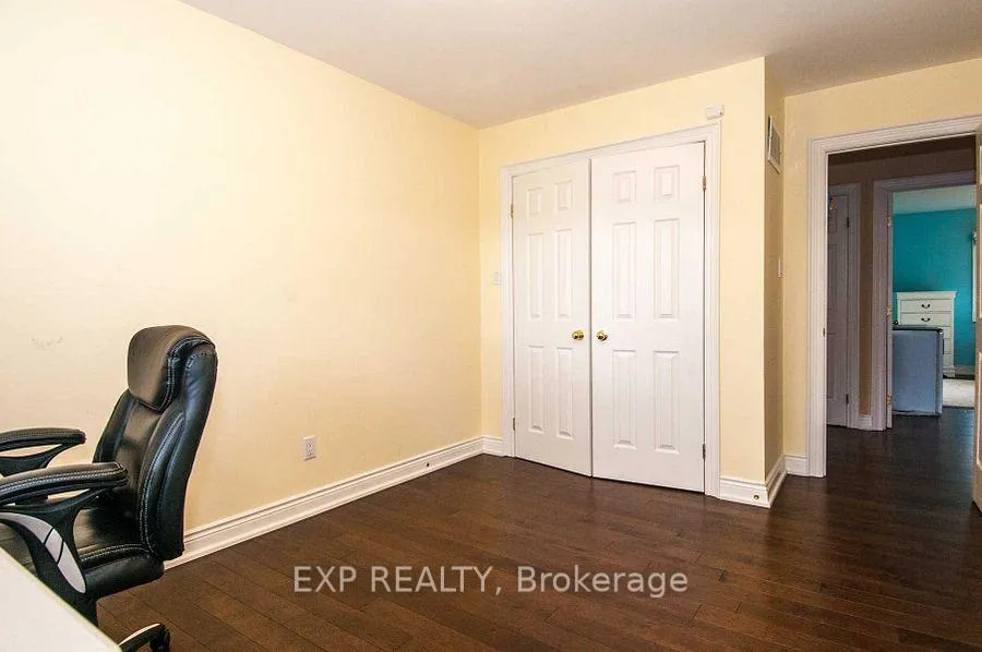 Photo 32 of 220 Viewmount Avenue, Toronto, Englemount-Lawrence — HOMEH