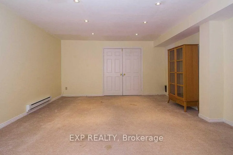 Photo 37 of 220 Viewmount Avenue, Toronto, Englemount-Lawrence — HOMEH