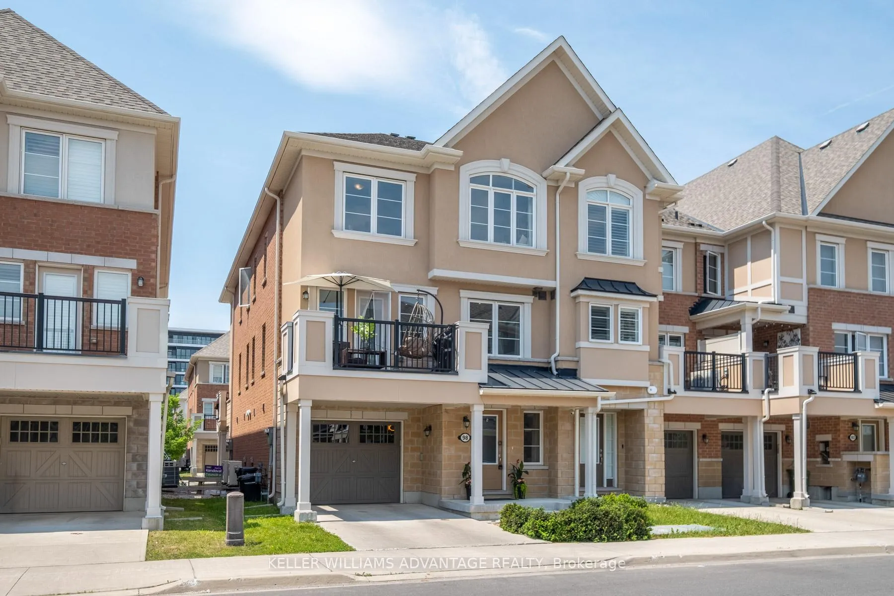 Photo 2 of 98 Howe Avenue, Scarborough, Clairlea-Birchmount — HOMEH