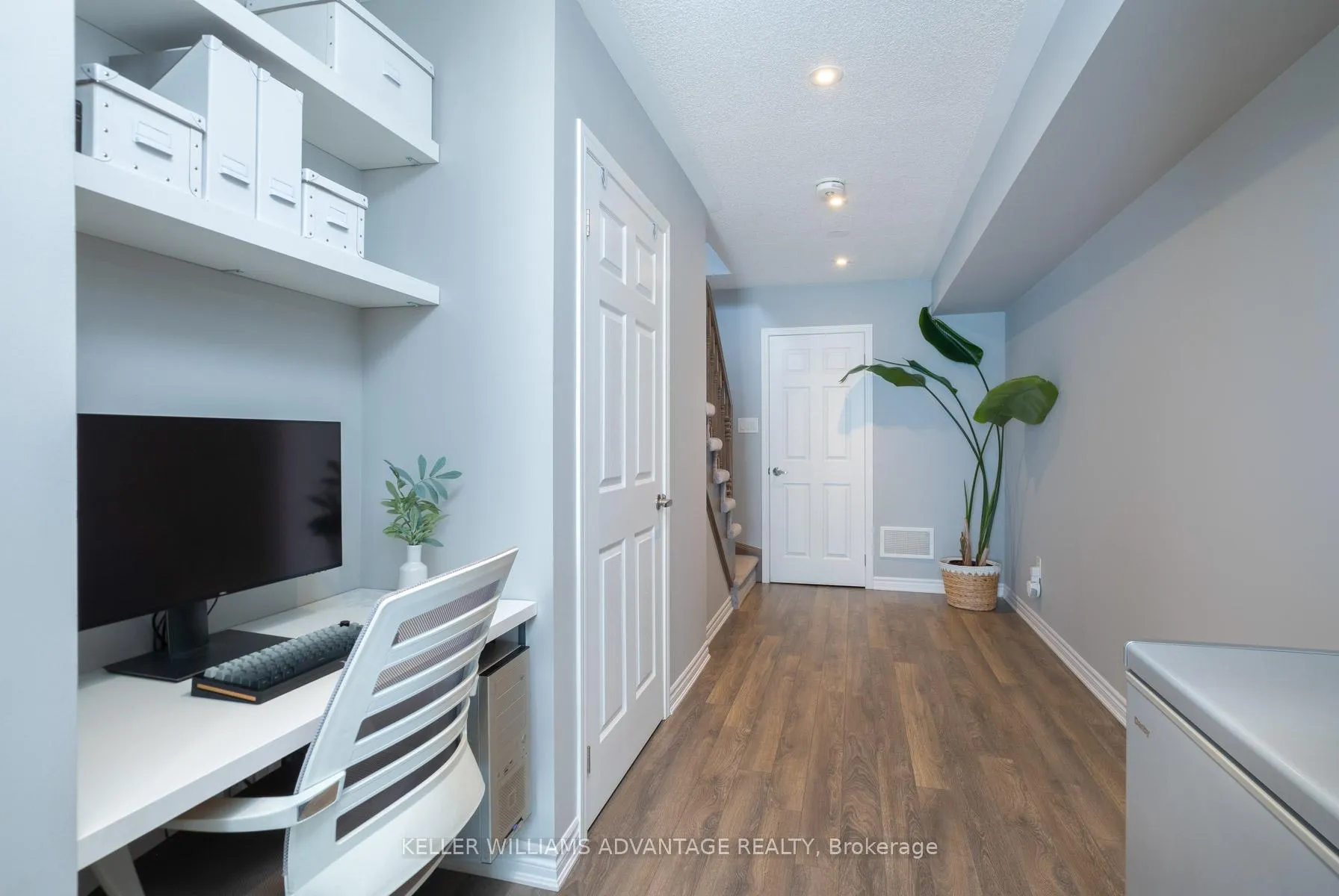 Photo 4 of 98 Howe Avenue, Scarborough, Clairlea-Birchmount — HOMEH