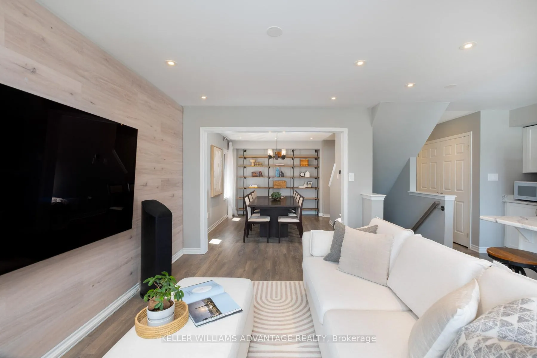Photo 15 of 98 Howe Avenue, Scarborough, Clairlea-Birchmount — HOMEH