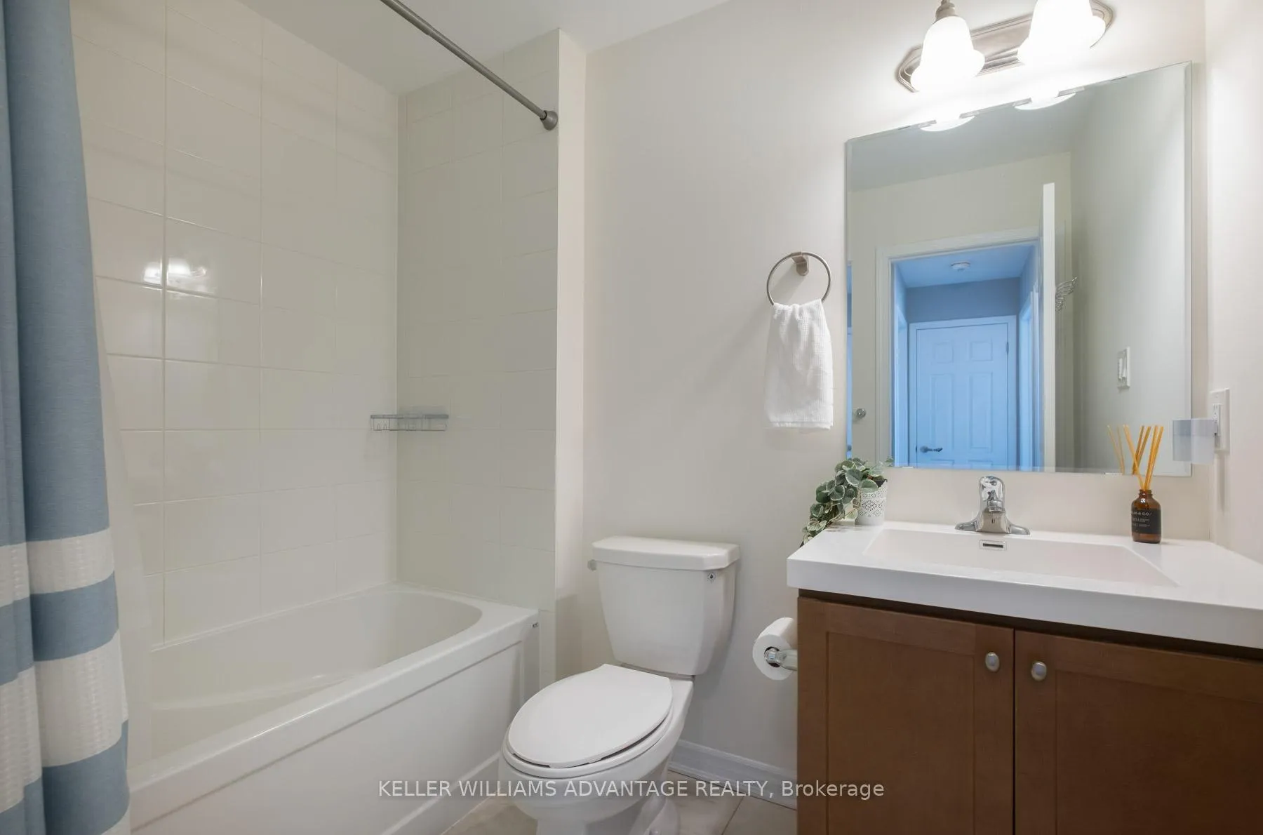 Photo 21 of 98 Howe Avenue, Scarborough, Clairlea-Birchmount — HOMEH