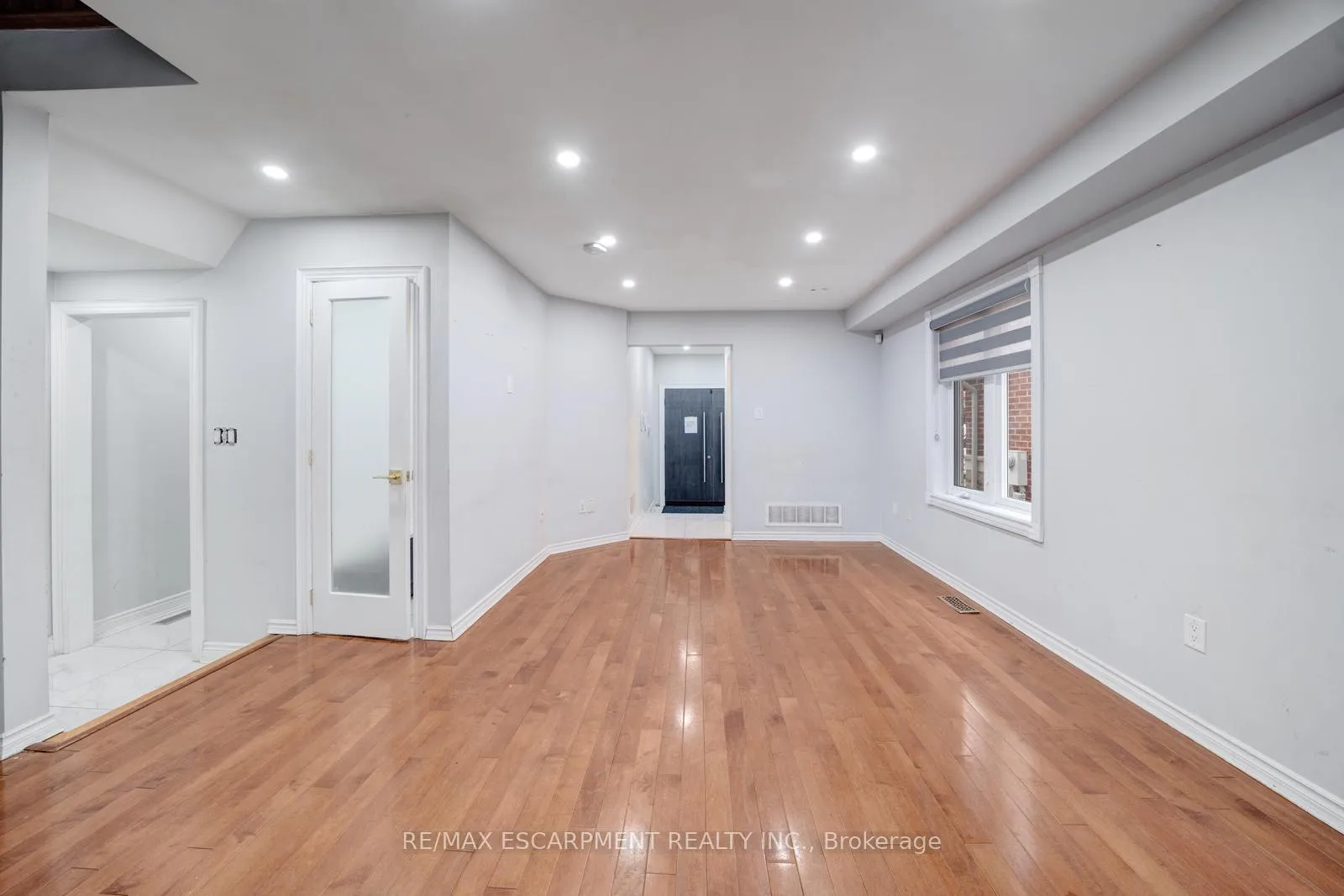 Photo 4 of 84 Andriana Crescent, Markham, Box Grove — HOMEH