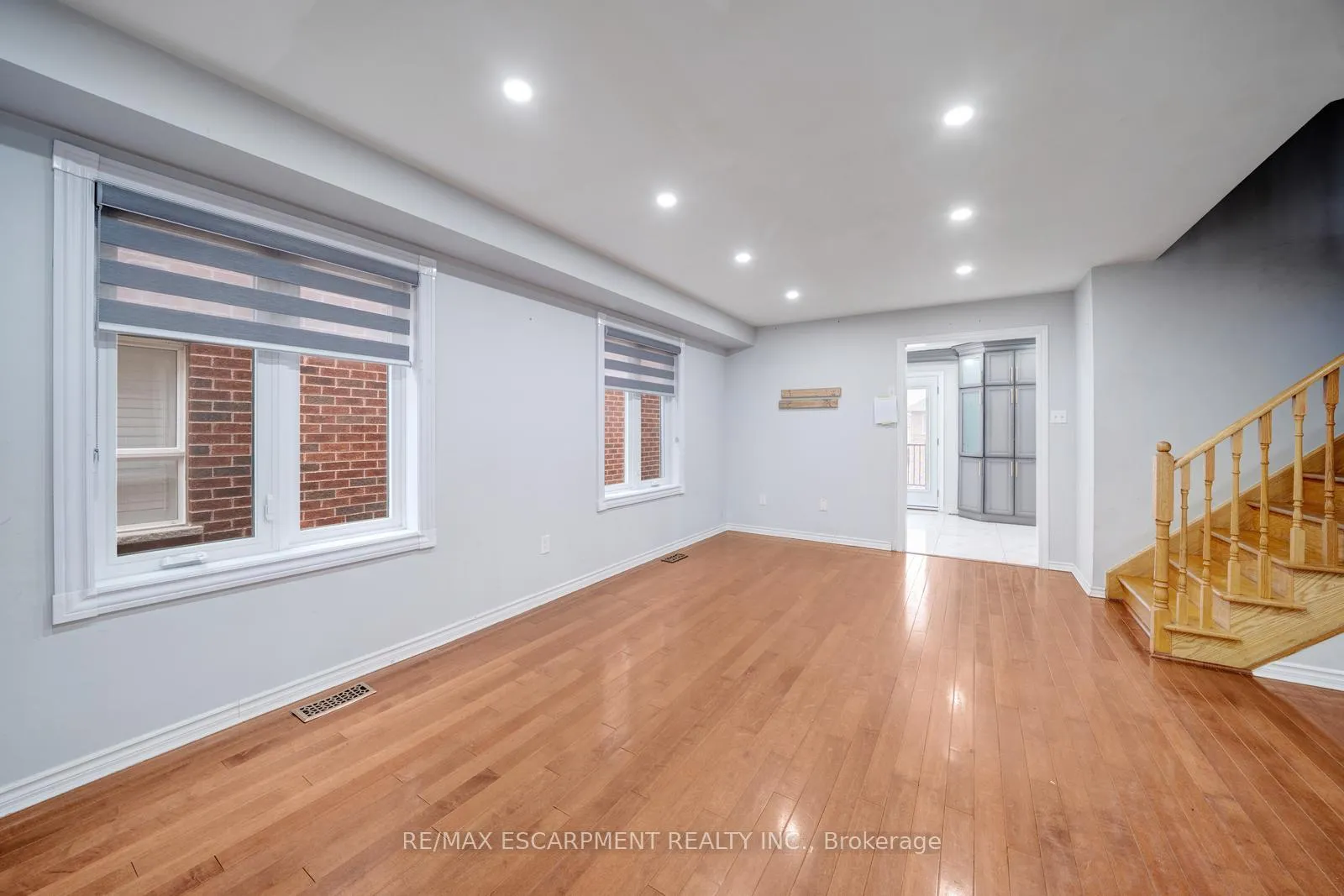 Photo 6 of 84 Andriana Crescent, Markham, Box Grove — HOMEH