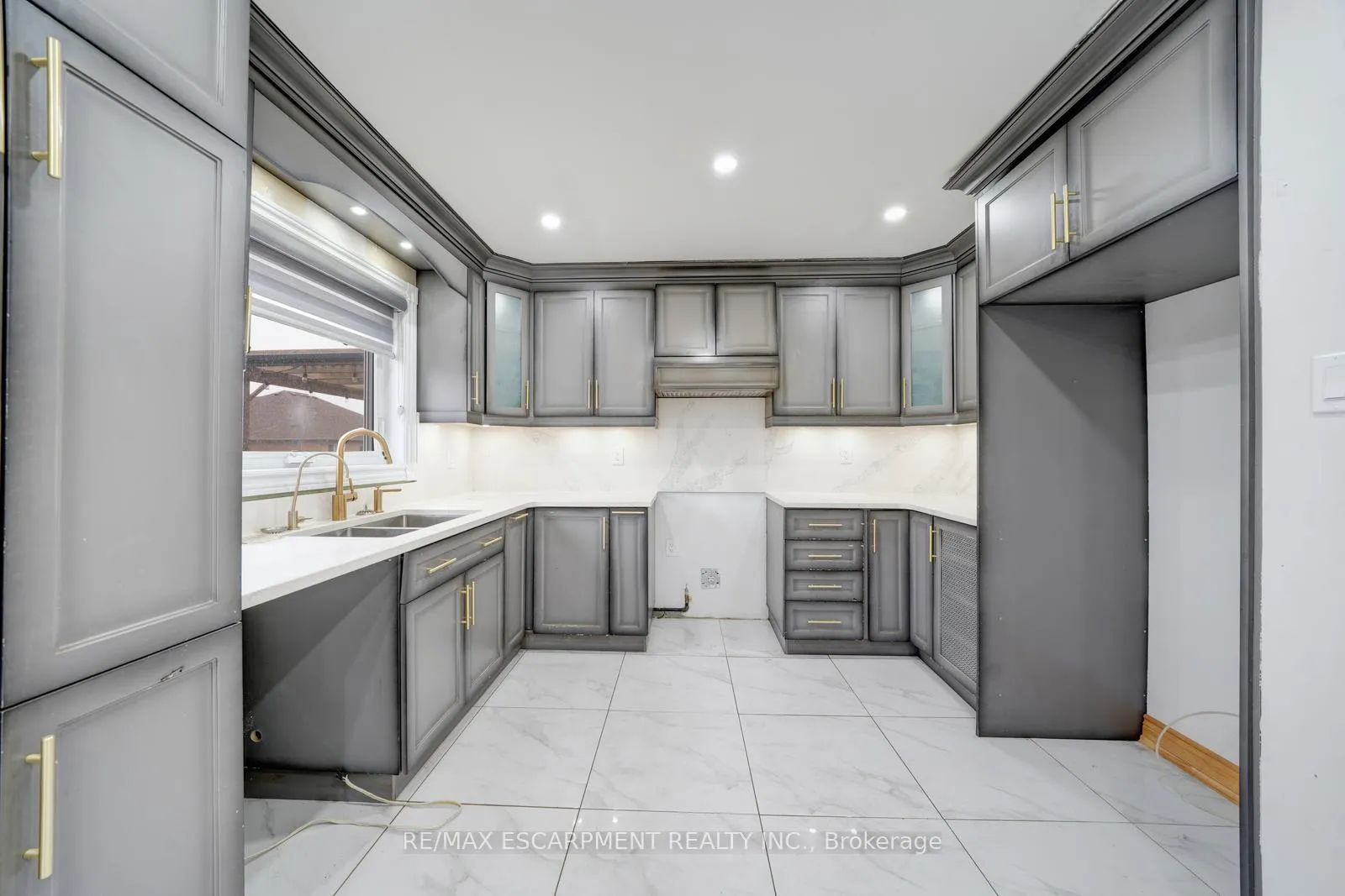 Photo 9 of 84 Andriana Crescent, Markham, Box Grove — HOMEH