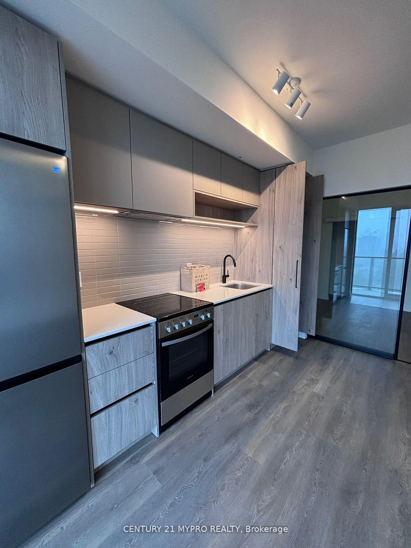 Photo 2 of Unit 818, 181 Sterling Road, Toronto, Dufferin Grove — HOMEH