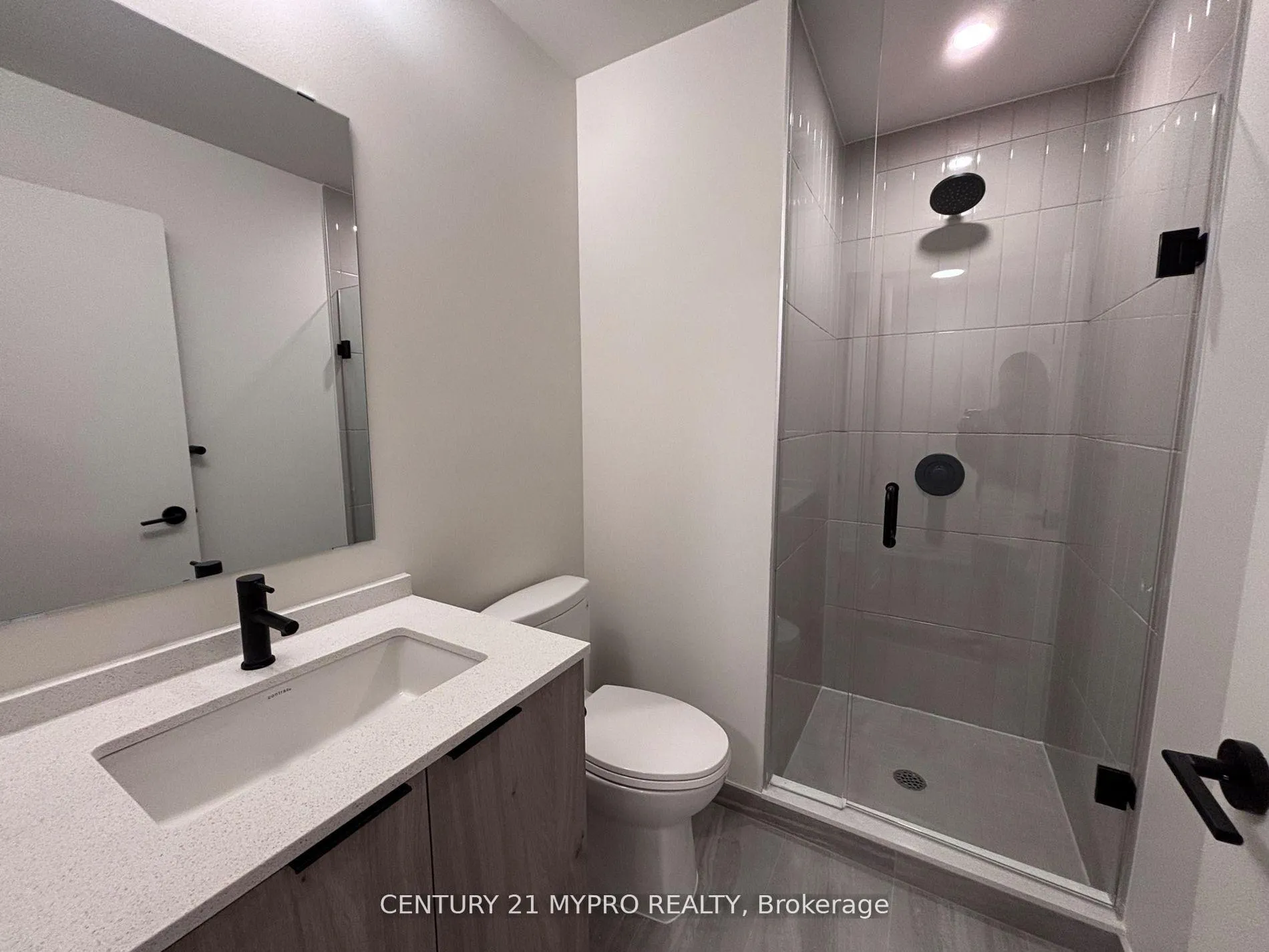 Photo 11 of Unit 818, 181 Sterling Road, Toronto, Dufferin Grove — HOMEH