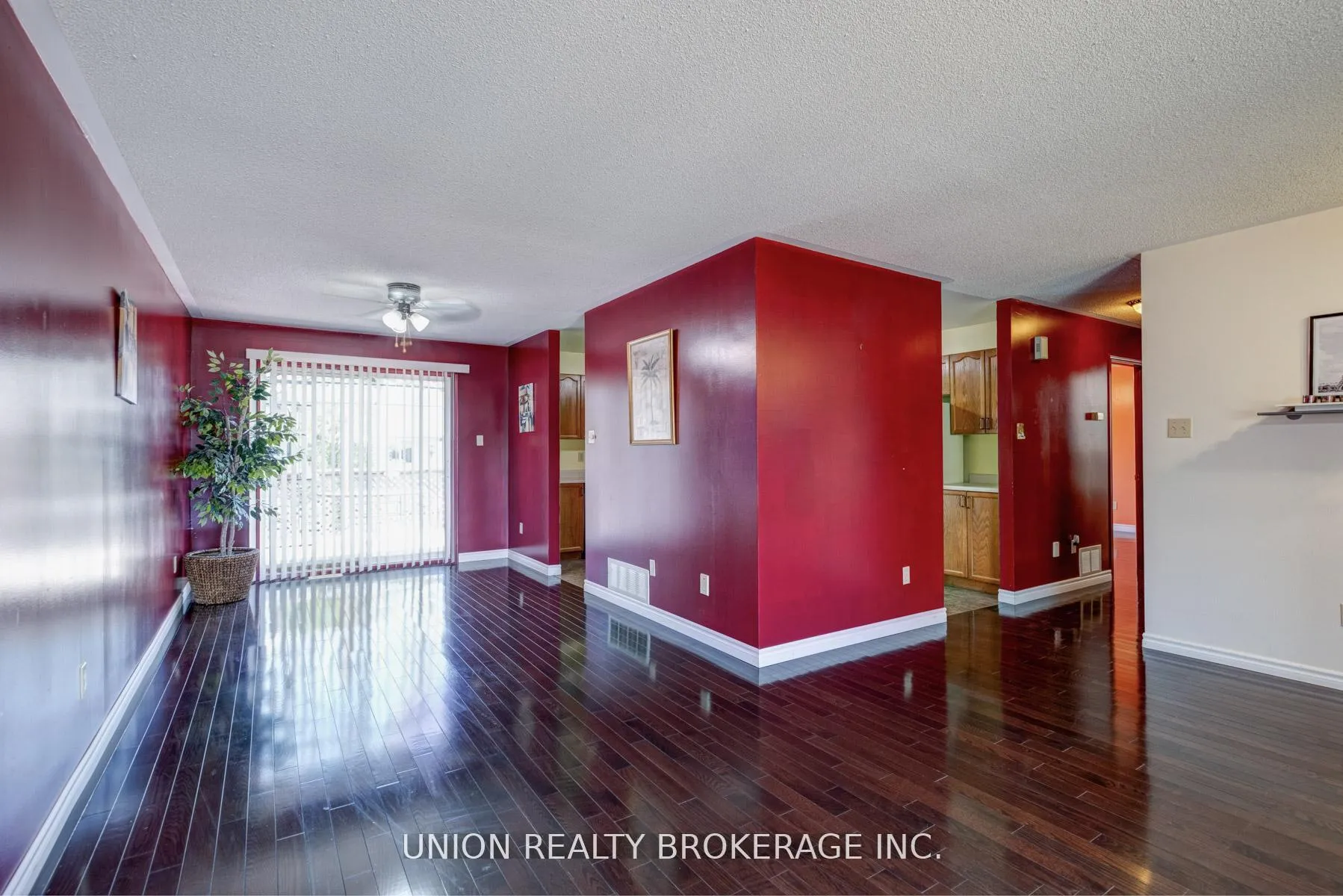 Photo 9 of 18 Birch Crescent, Kawartha Lakes, Bobcaygeon — HOMEH