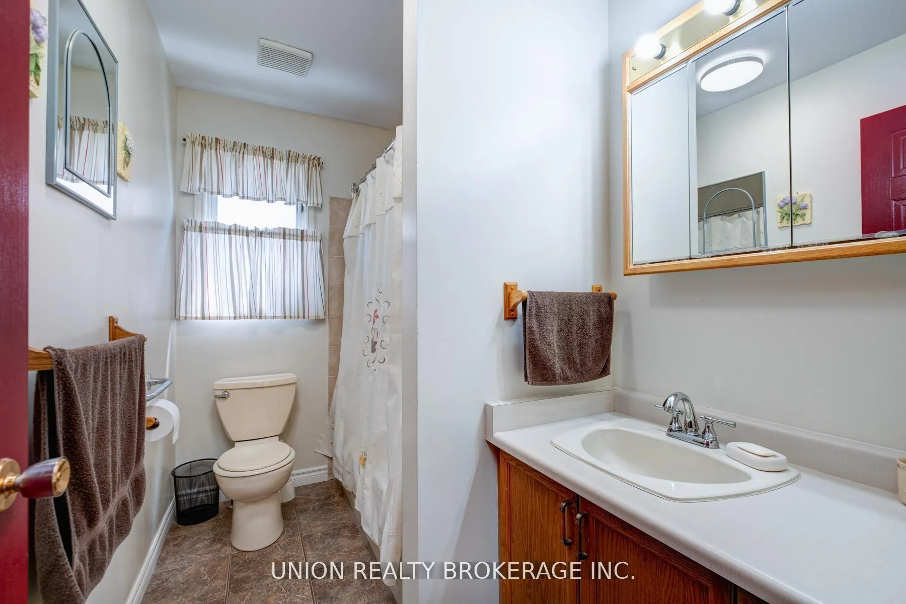 Photo 17 of 18 Birch Crescent, Kawartha Lakes, Bobcaygeon — HOMEH