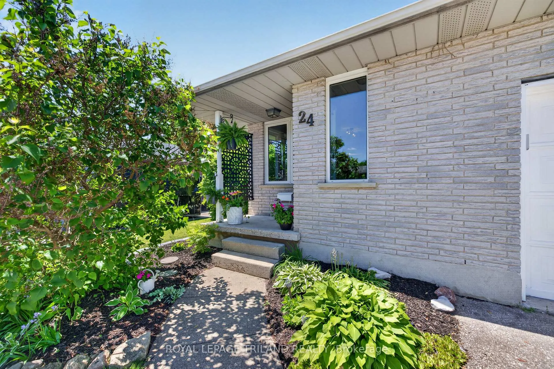 Photo 4 of 24 Farmington Avenue, Aylmer — HOMEH