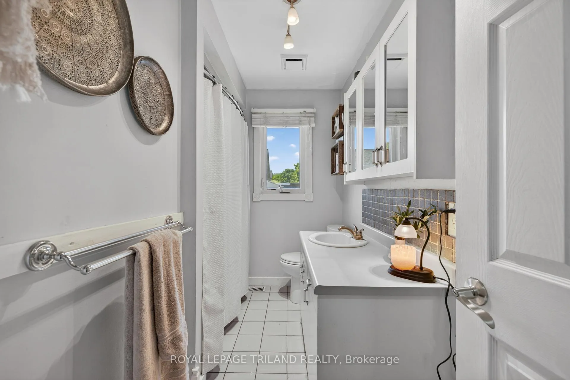Photo 17 of 24 Farmington Avenue, Aylmer — HOMEH