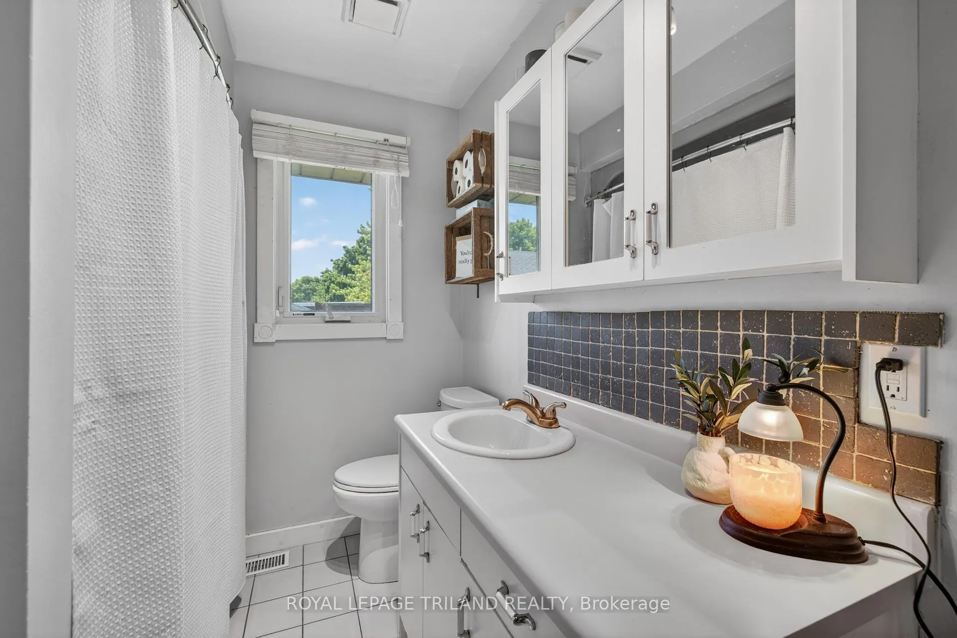 Photo 18 of 24 Farmington Avenue, Aylmer — HOMEH