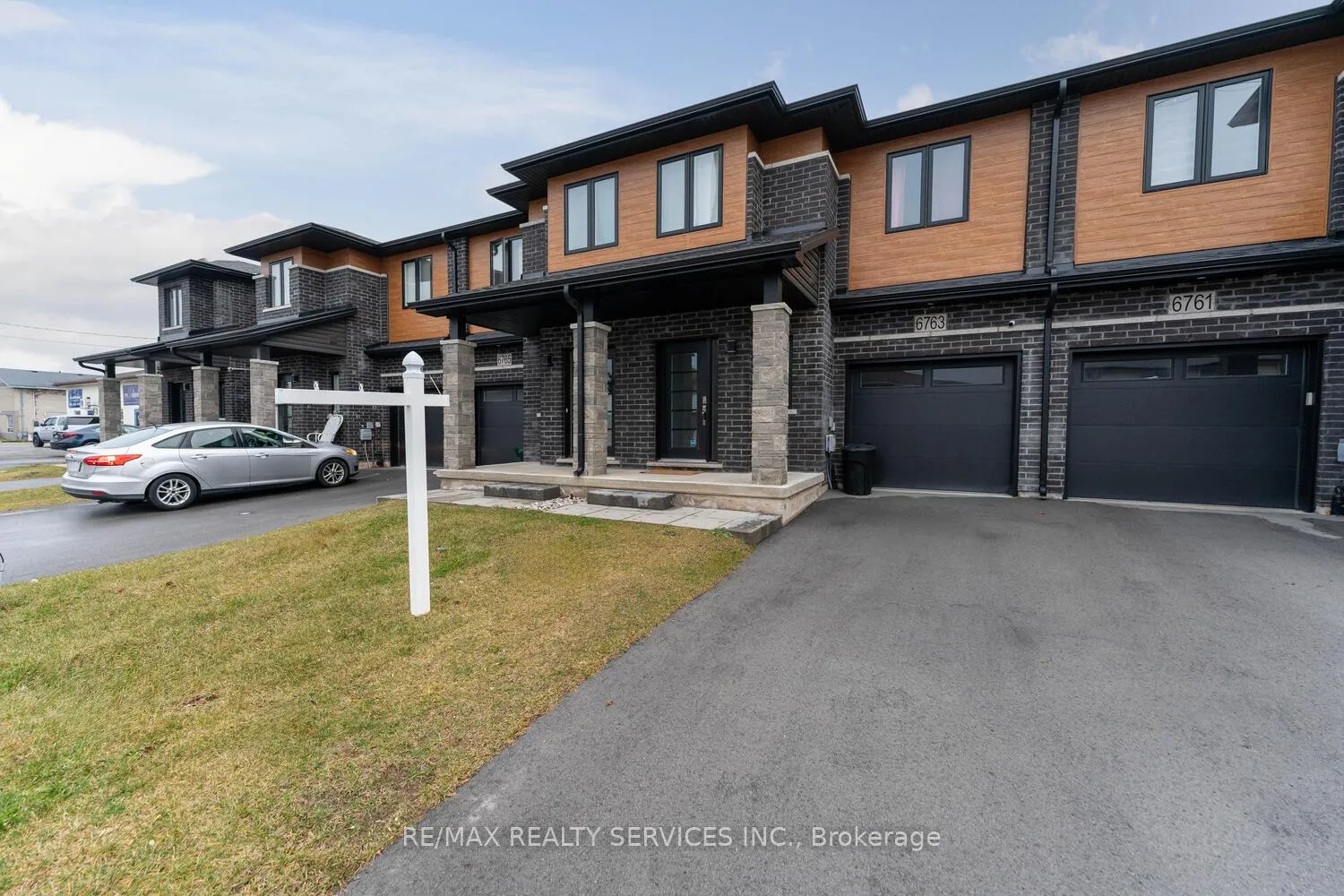 Photo 1 of 6763 Cropp Street E, Niagara Falls, Morrison — HOMEH