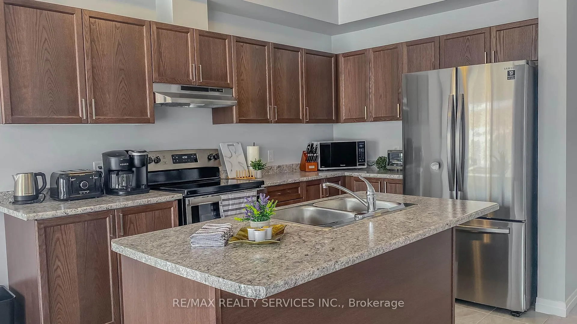 Photo 7 of 6763 Cropp Street E, Niagara Falls, Morrison — HOMEH