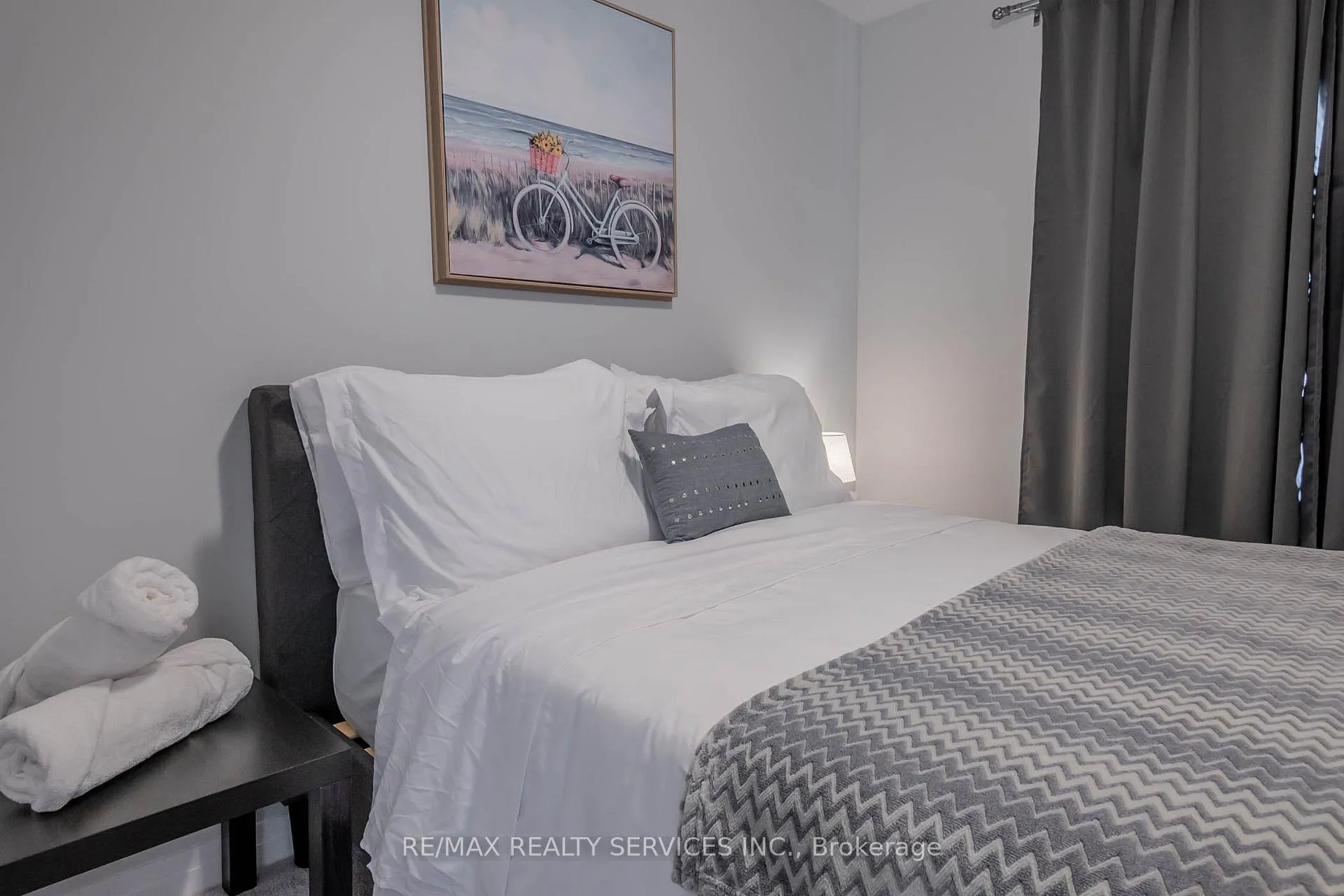 Photo 12 of 6763 Cropp Street E, Niagara Falls, Morrison — HOMEH