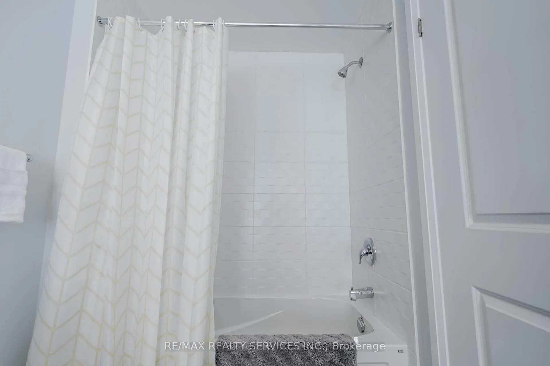 Photo 17 of 6763 Cropp Street E, Niagara Falls, Morrison — HOMEH