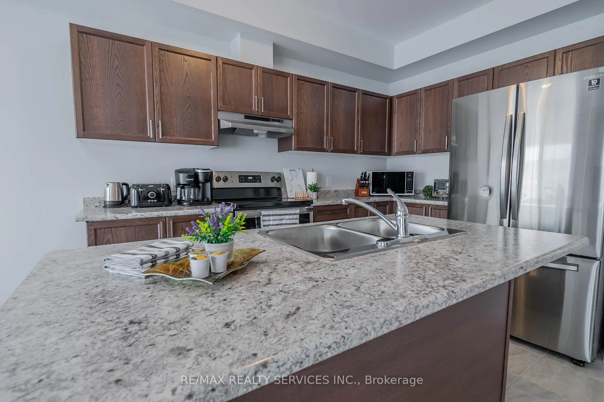 Photo 32 of 6763 Cropp Street E, Niagara Falls, Morrison — HOMEH