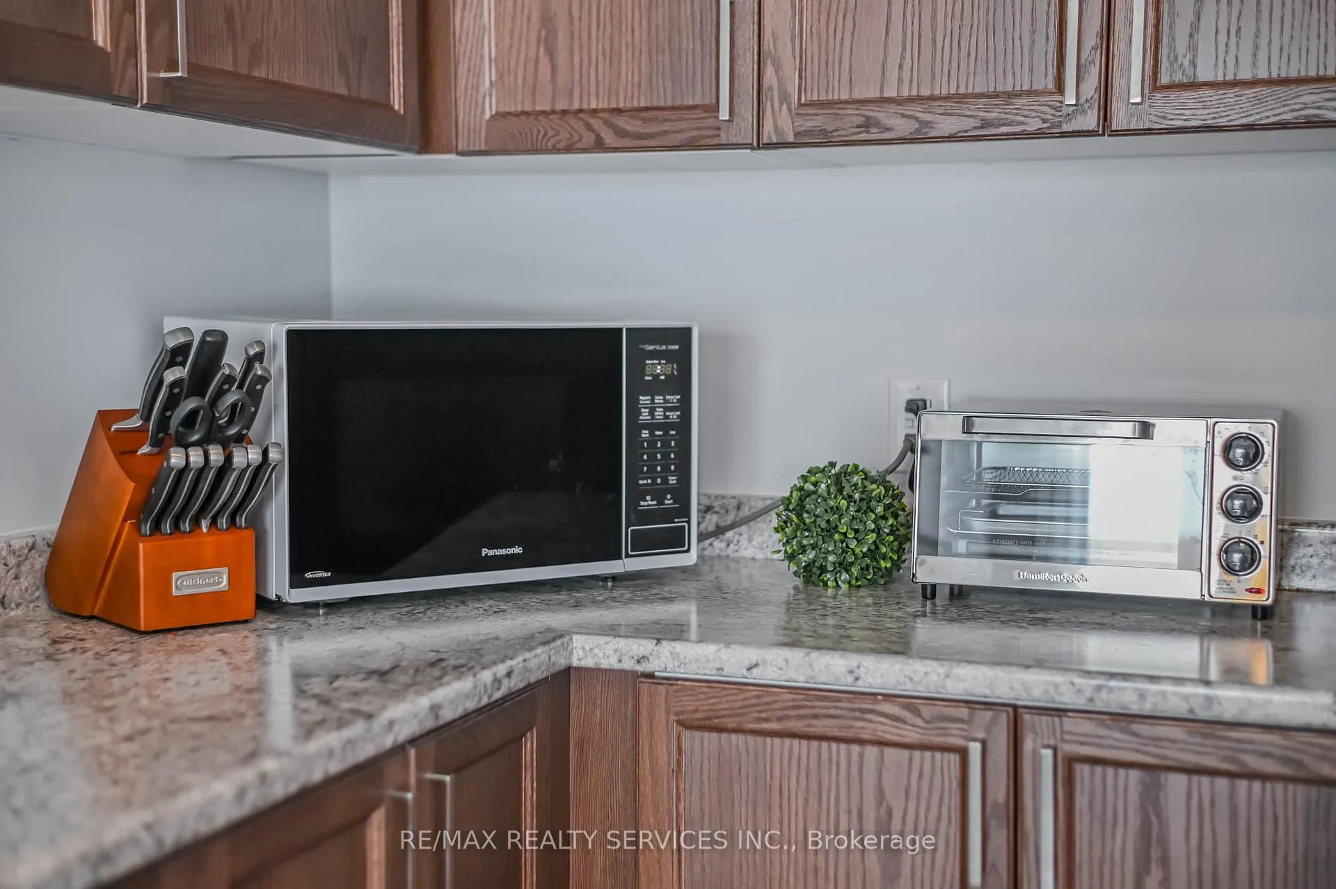 Photo 35 of 6763 Cropp Street E, Niagara Falls, Morrison — HOMEH