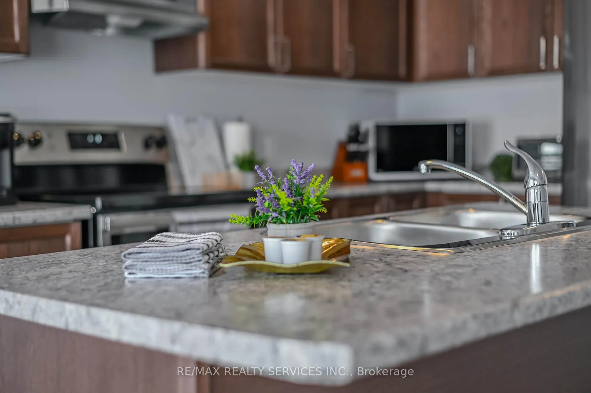 Photo 39 of 6763 Cropp Street E, Niagara Falls, Morrison — HOMEH