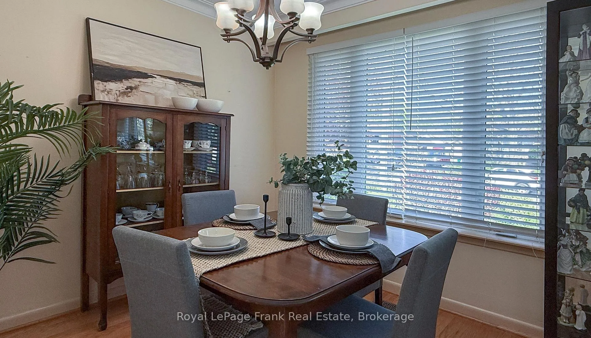 Photo 11 of 336 Viewmount Street, Oshawa, Donevan — HOMEH