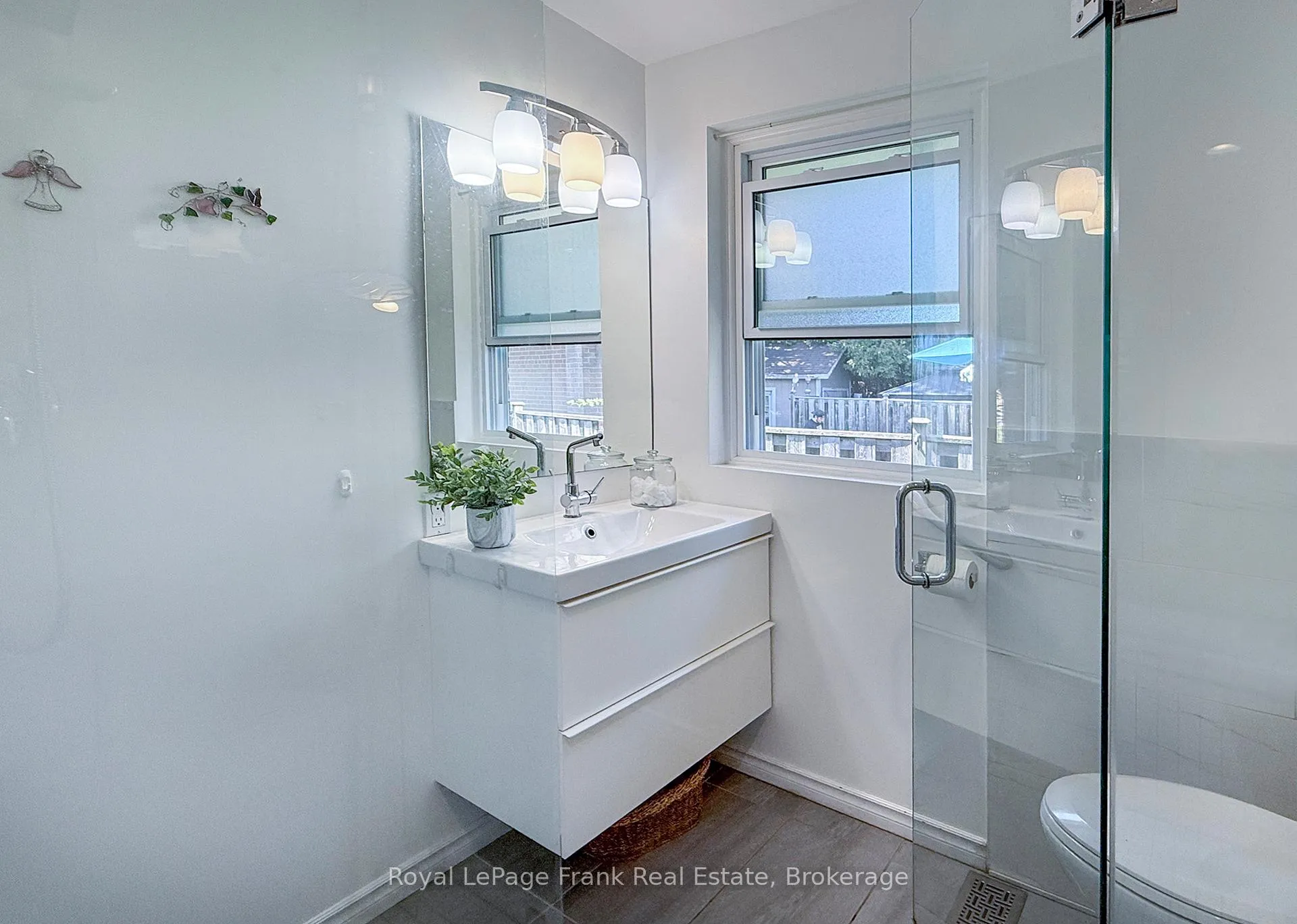Photo 14 of 336 Viewmount Street, Oshawa, Donevan — HOMEH