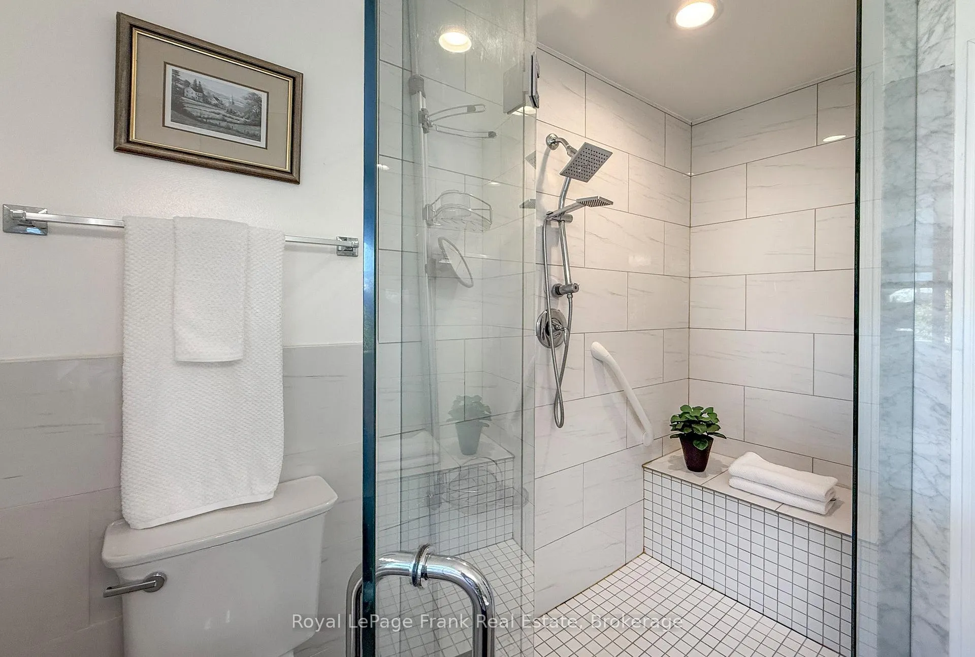 Photo 15 of 336 Viewmount Street, Oshawa, Donevan — HOMEH