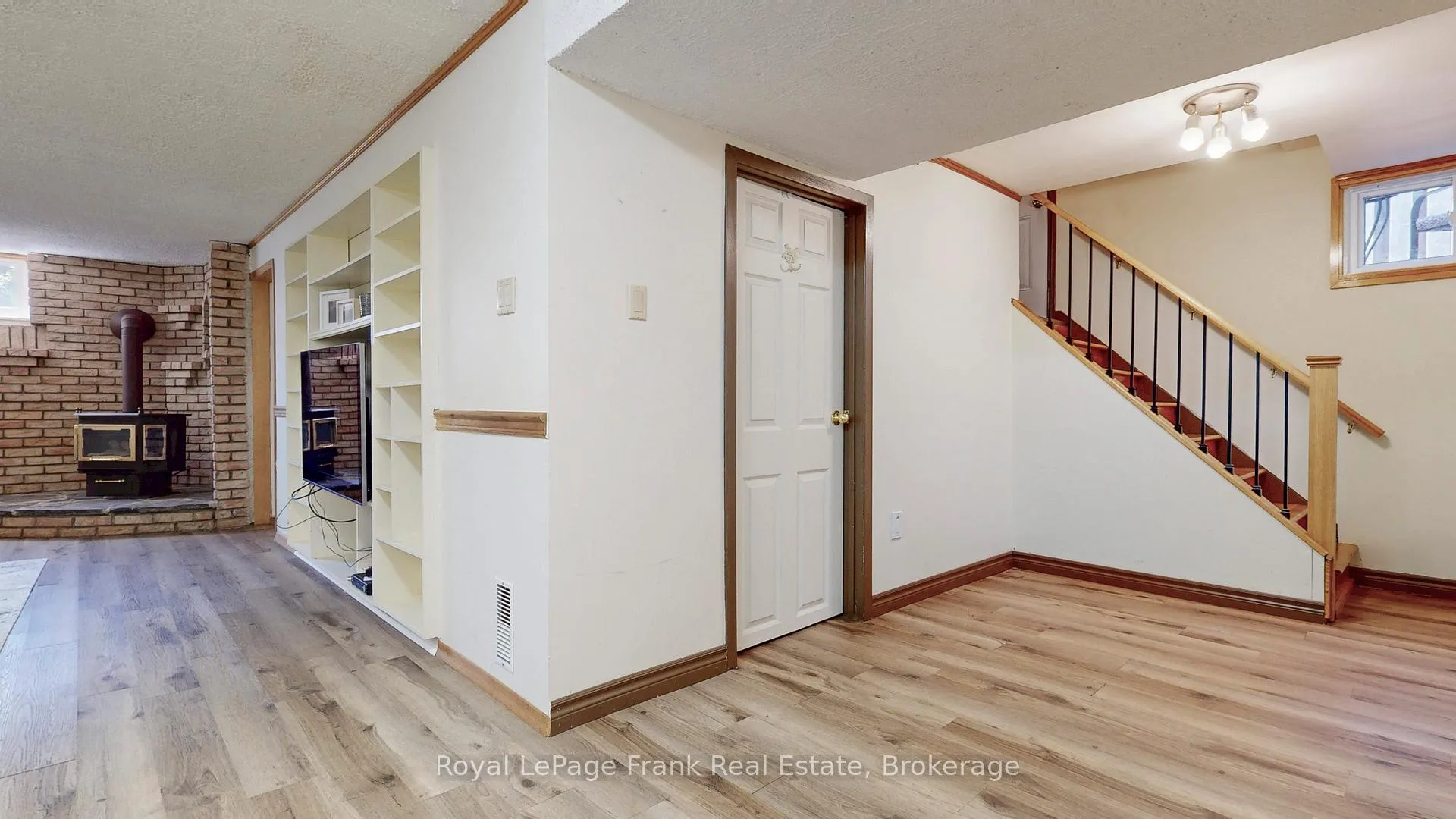 Photo 16 of 336 Viewmount Street, Oshawa, Donevan — HOMEH