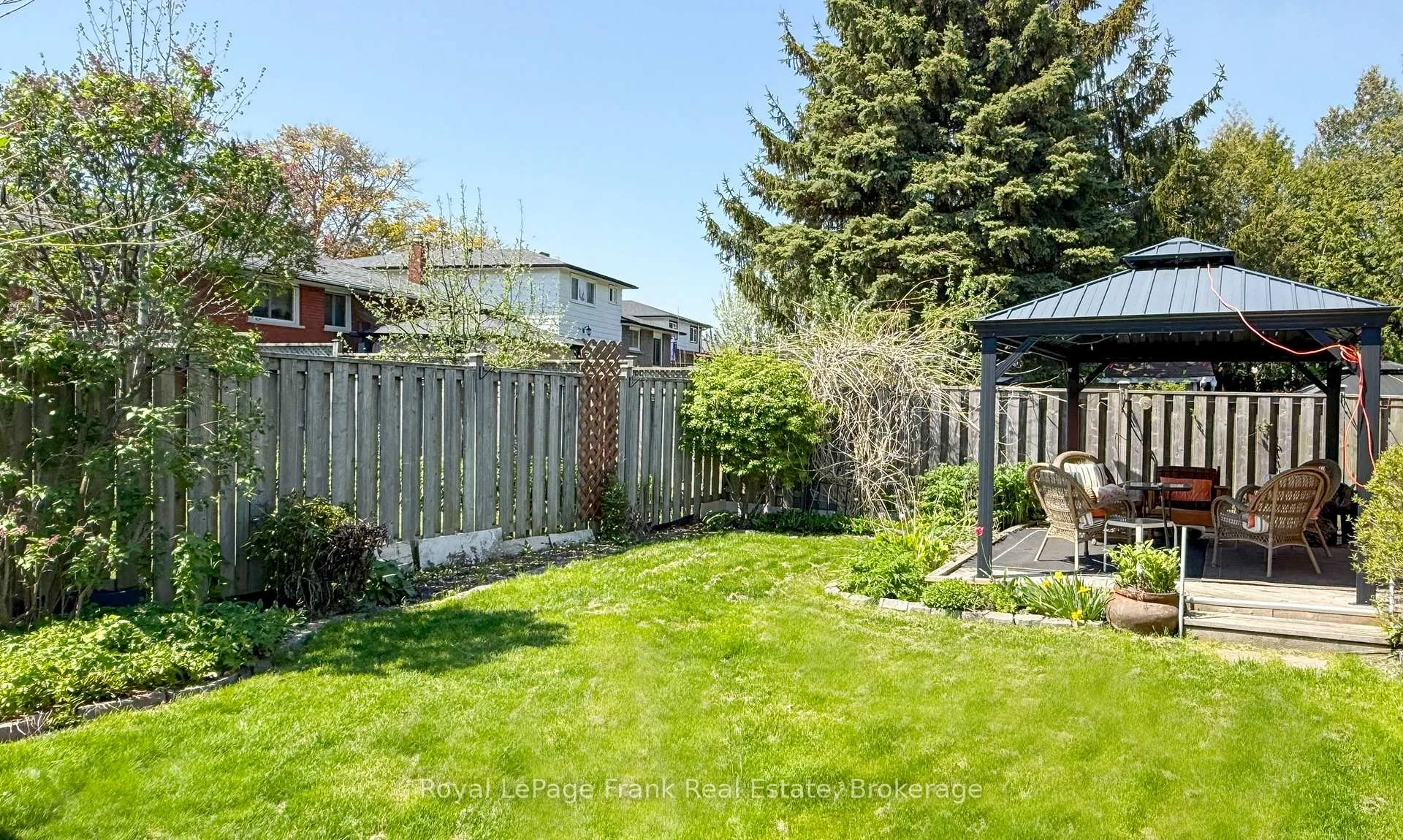 Photo 24 of 336 Viewmount Street, Oshawa, Donevan — HOMEH
