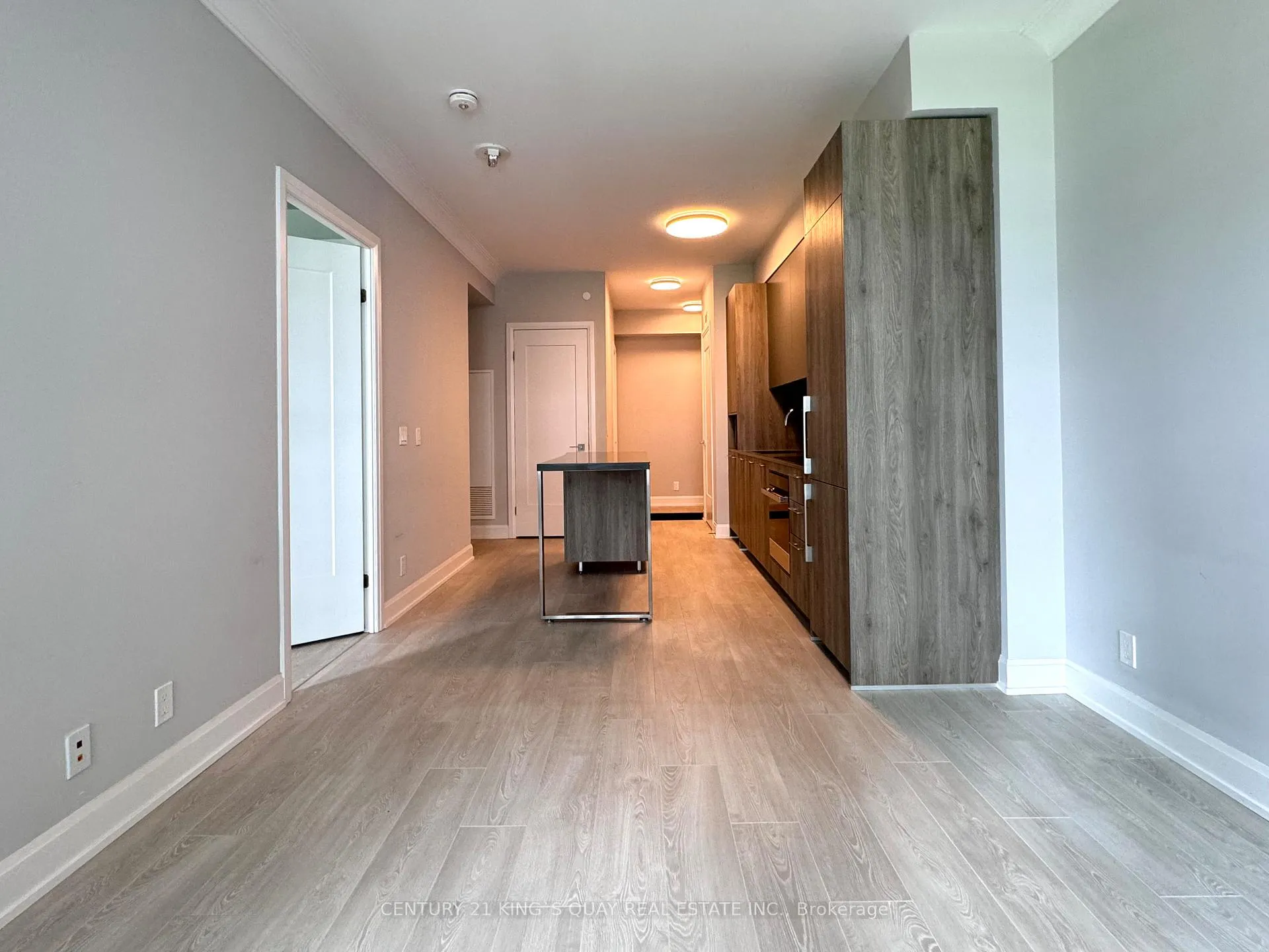 Photo 5 of Unit 331, 38 Waterwalk Drive, Markham, Unionville — HOMEH