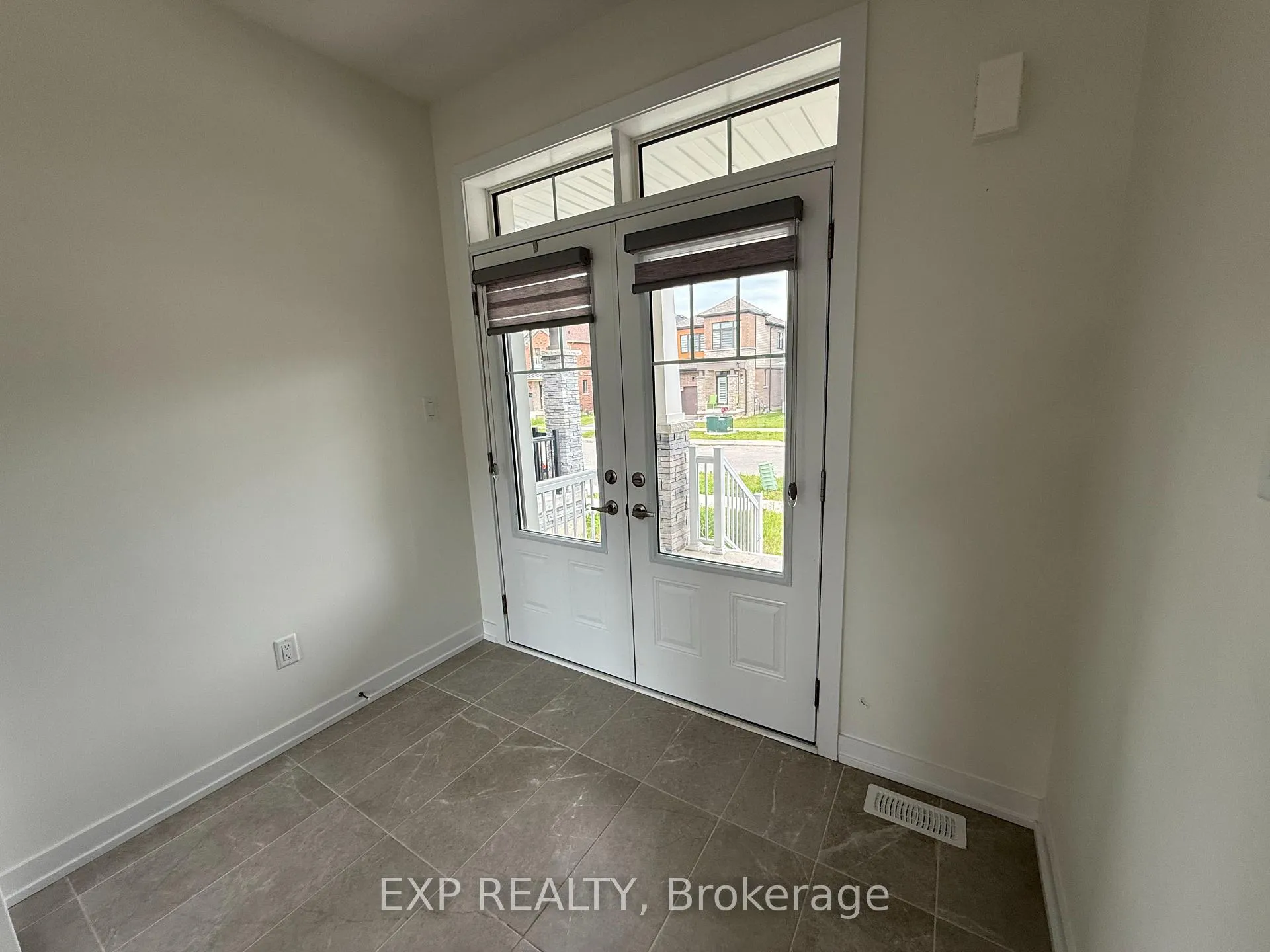 Photo 2 of 51 Monteith Drive, Brantford — HOMEH