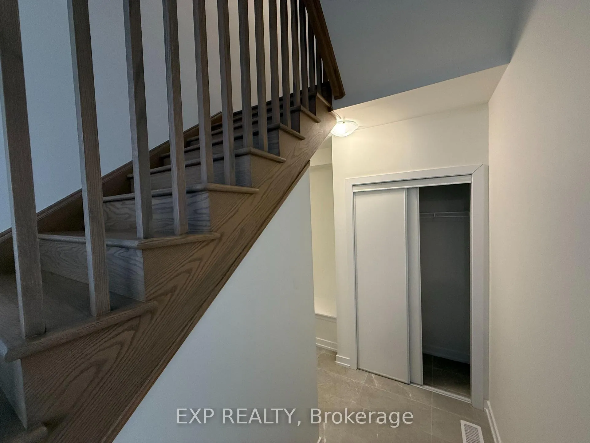 Photo 9 of 51 Monteith Drive, Brantford — HOMEH