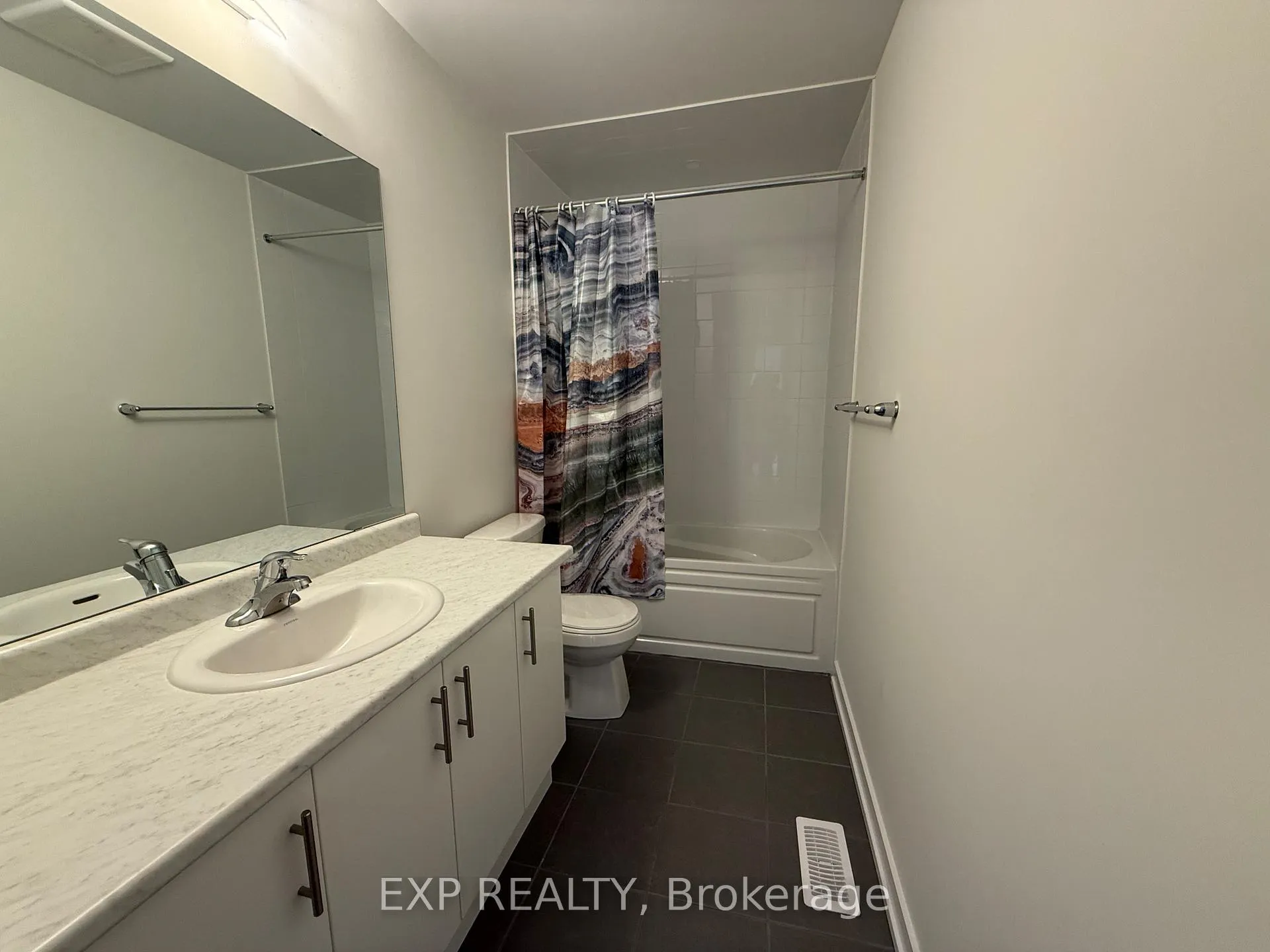 Photo 23 of 51 Monteith Drive, Brantford — HOMEH