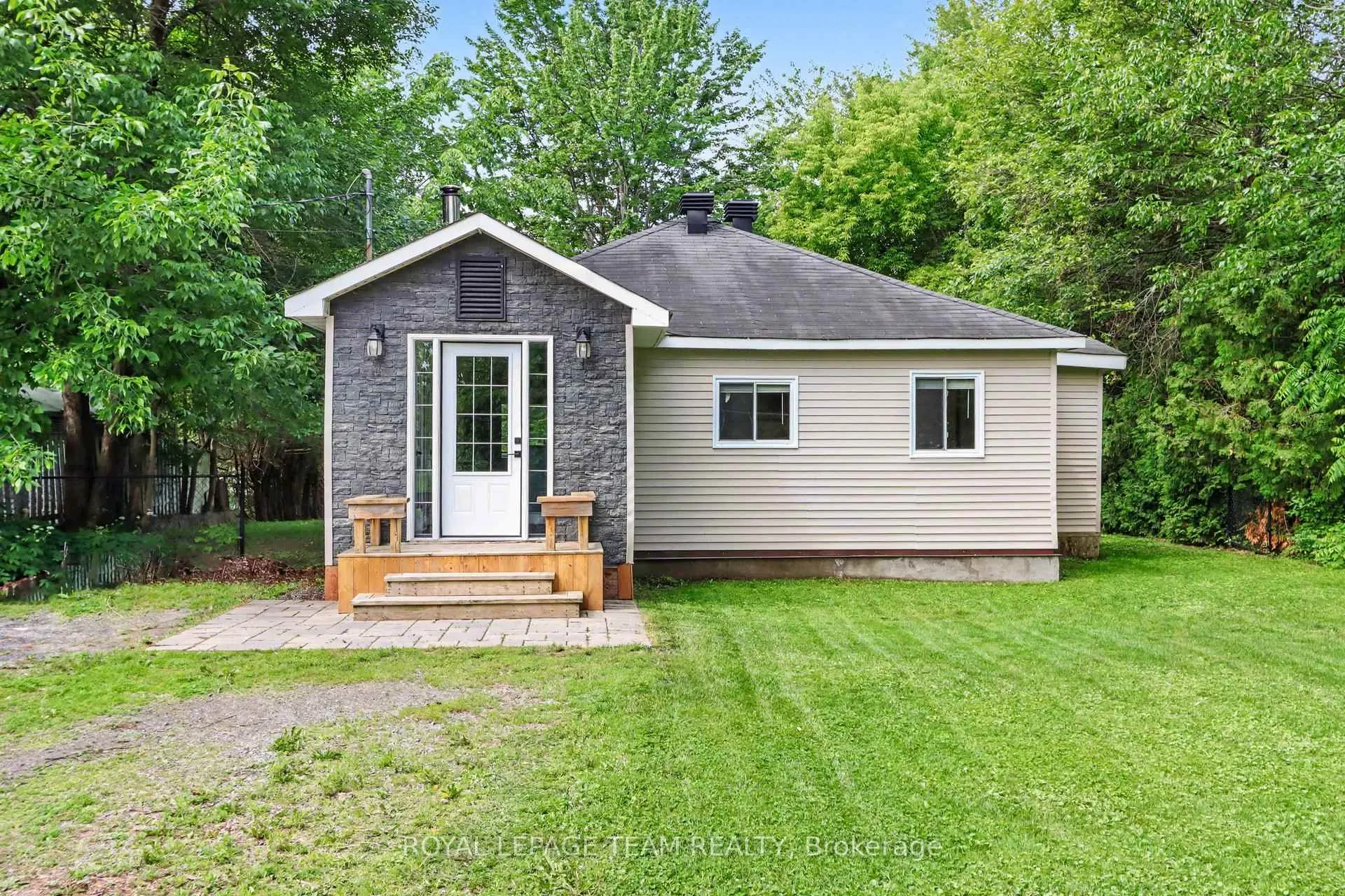Photo of 282 Harris Road