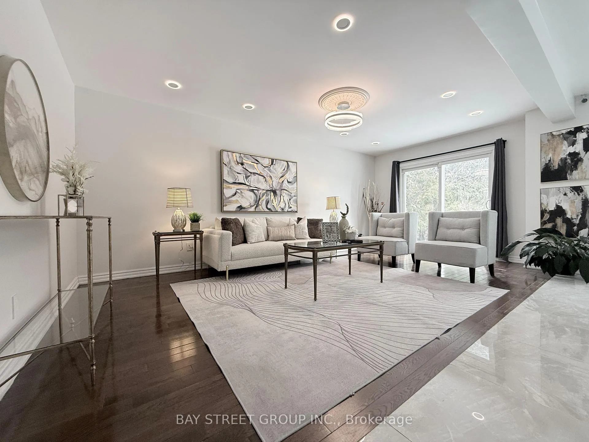 Photo 3 of 212 risebrough Circuit, Markham, Milliken Mills West — HOMEH