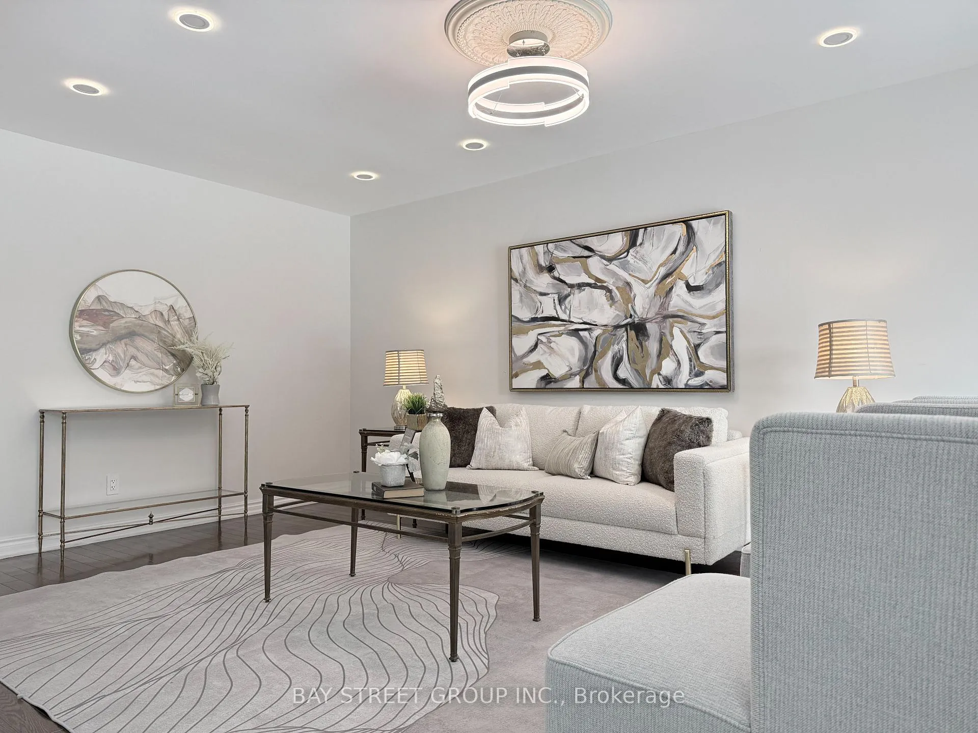 Photo 4 of 212 risebrough Circuit, Markham, Milliken Mills West — HOMEH