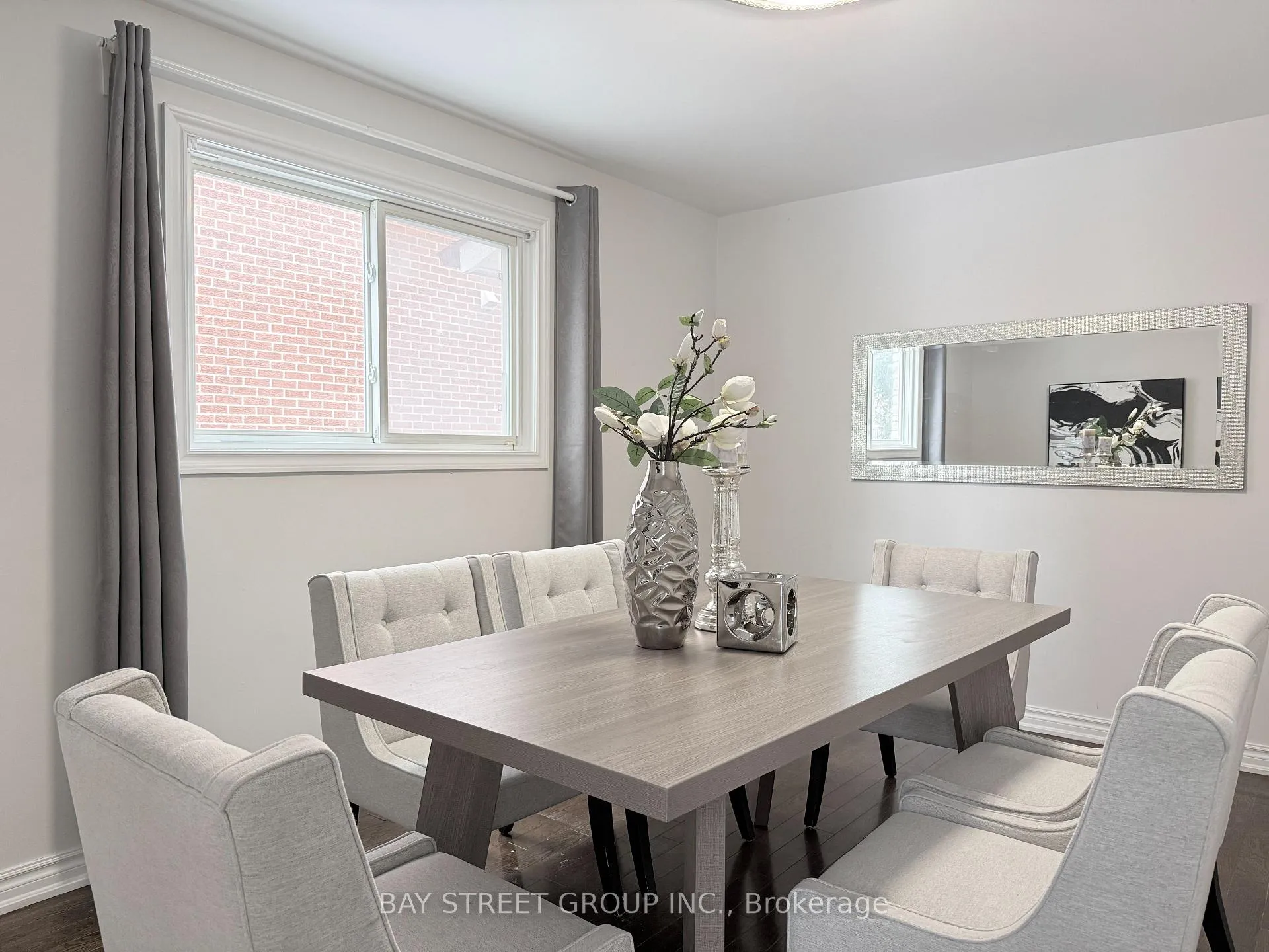 Photo 6 of 212 risebrough Circuit, Markham, Milliken Mills West — HOMEH