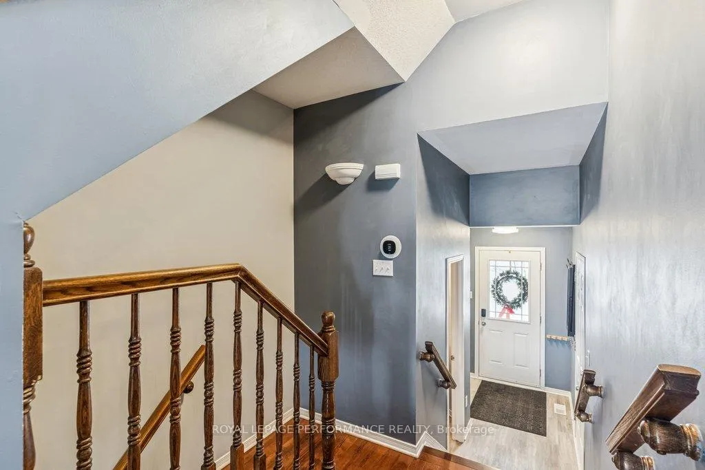 Photo 5 of 223 Catamount Court, Ottawa, Kanata - Emerald Meadows/Trailwest — HOMEH