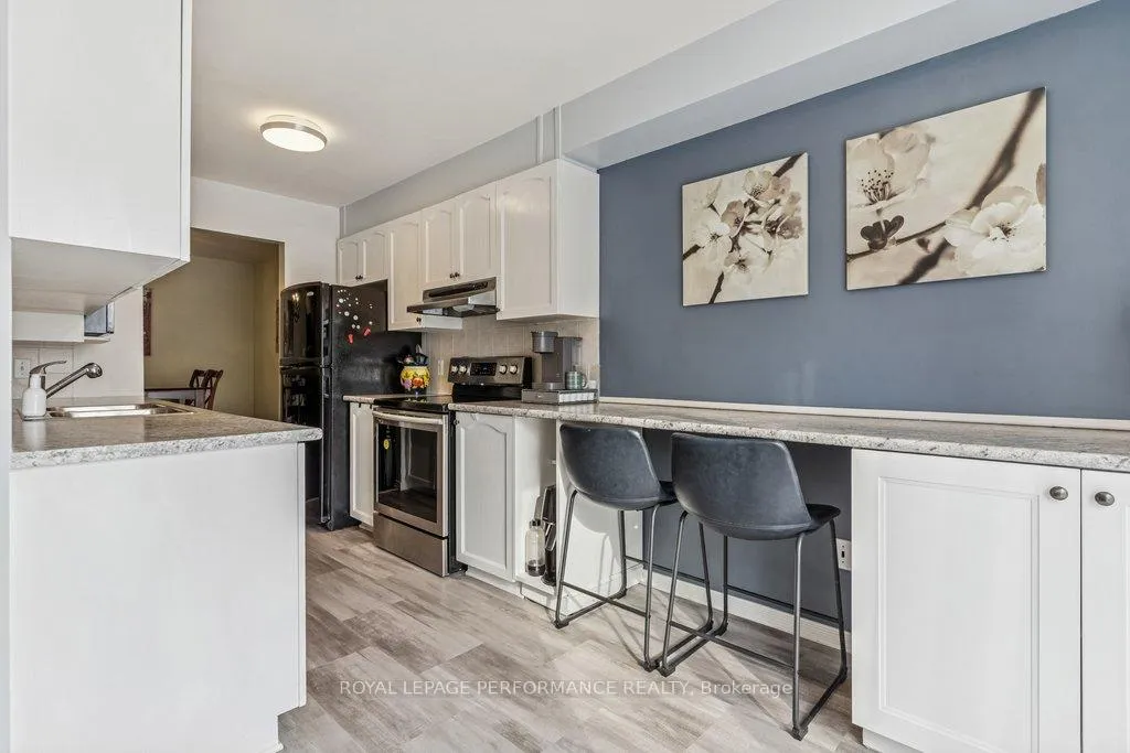Photo 11 of 223 Catamount Court, Ottawa, Kanata - Emerald Meadows/Trailwest — HOMEH