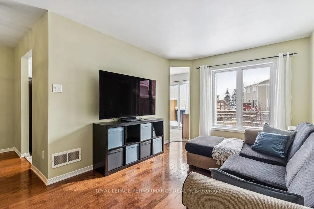 Photo 14 of 223 Catamount Court, Ottawa, Kanata - Emerald Meadows/Trailwest — HOMEH