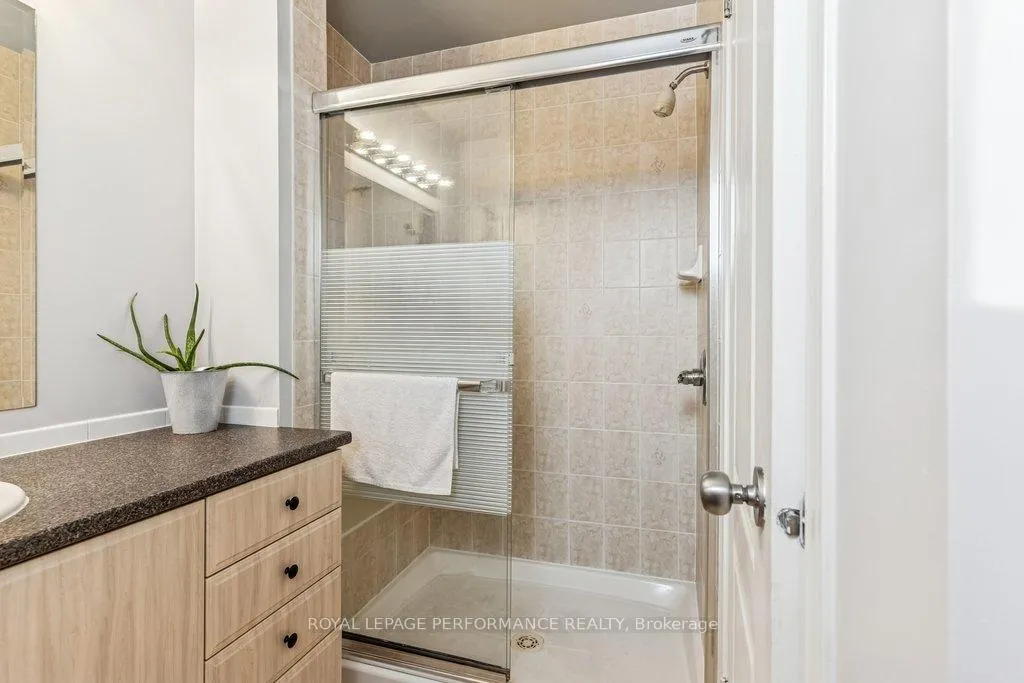 Photo 22 of 223 Catamount Court, Ottawa, Kanata - Emerald Meadows/Trailwest — HOMEH