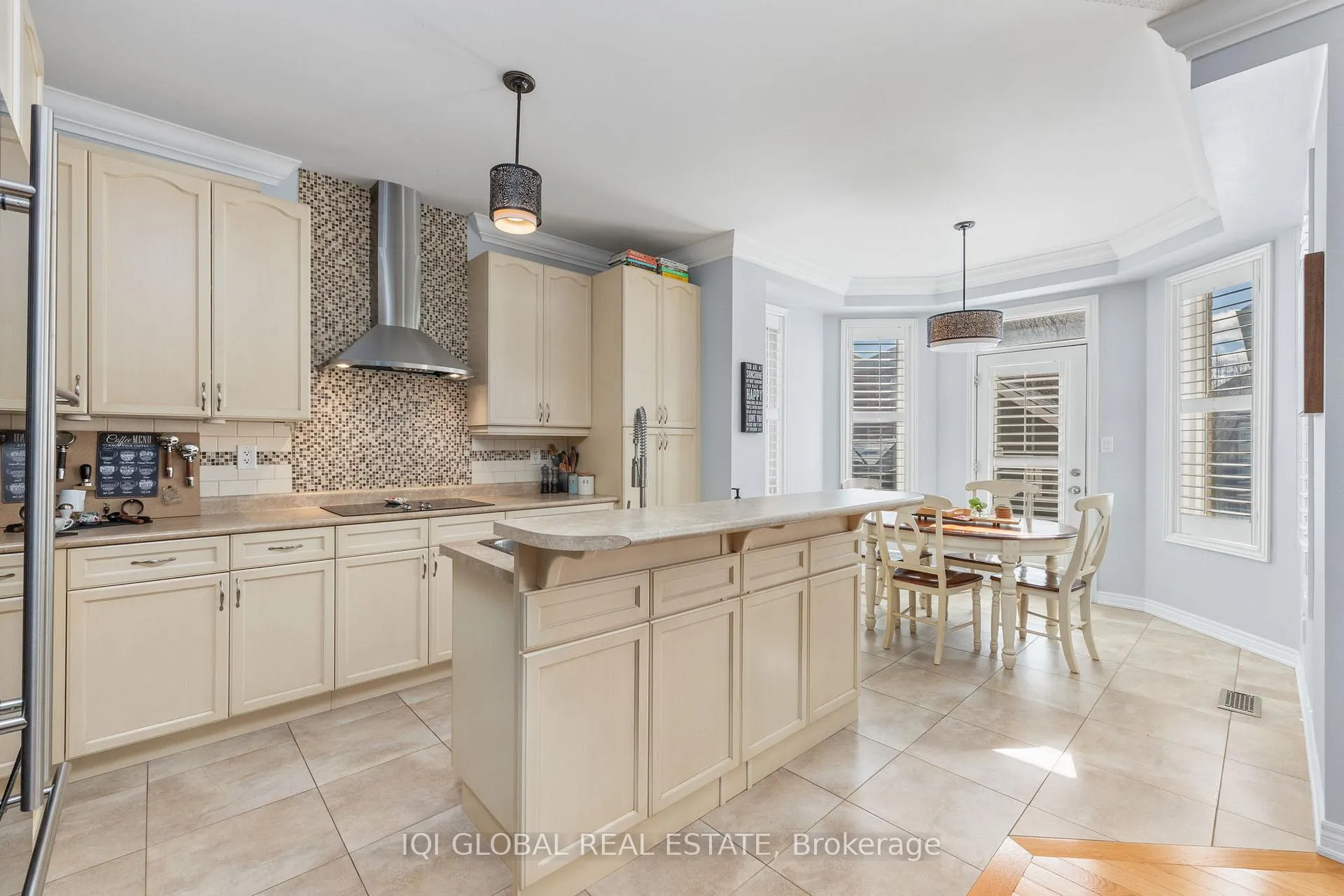 Photo 2 of 2230 Kwinter Road, Oakville, Westmount — HOMEH