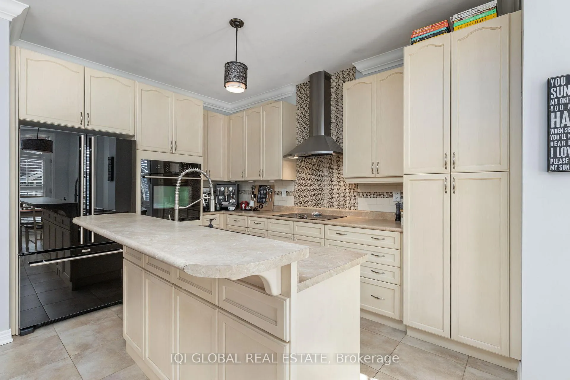 Photo 3 of 2230 Kwinter Road, Oakville, Westmount — HOMEH