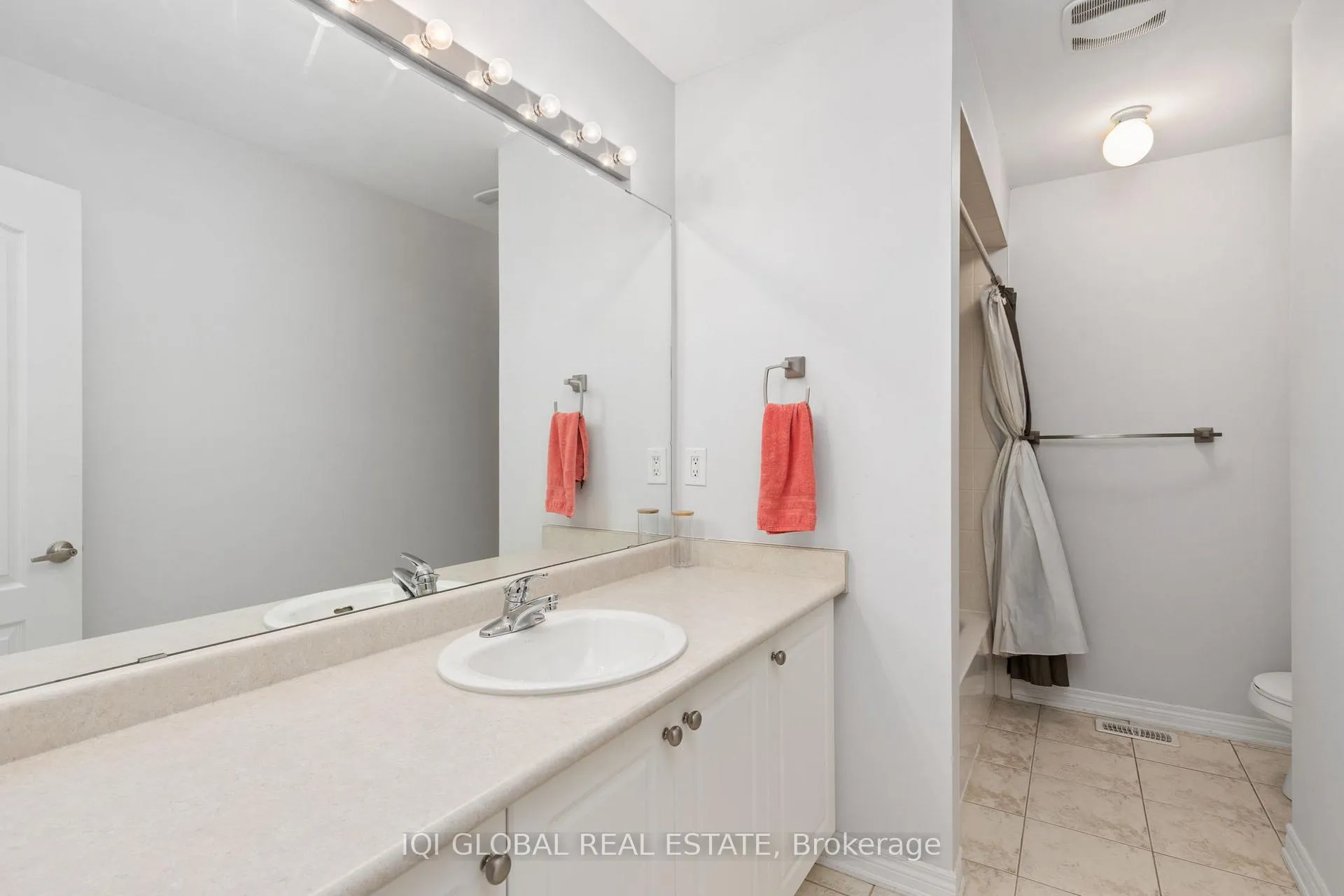 Photo 11 of 2230 Kwinter Road, Oakville, Westmount — HOMEH