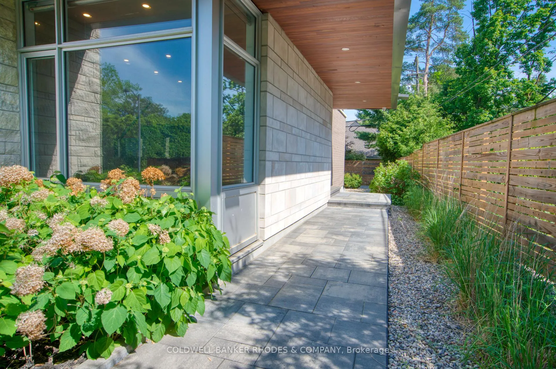 Photo 3 of 379 Crestview Road, Ottawa, Alta Vista/Faircrest Heights — HOMEH