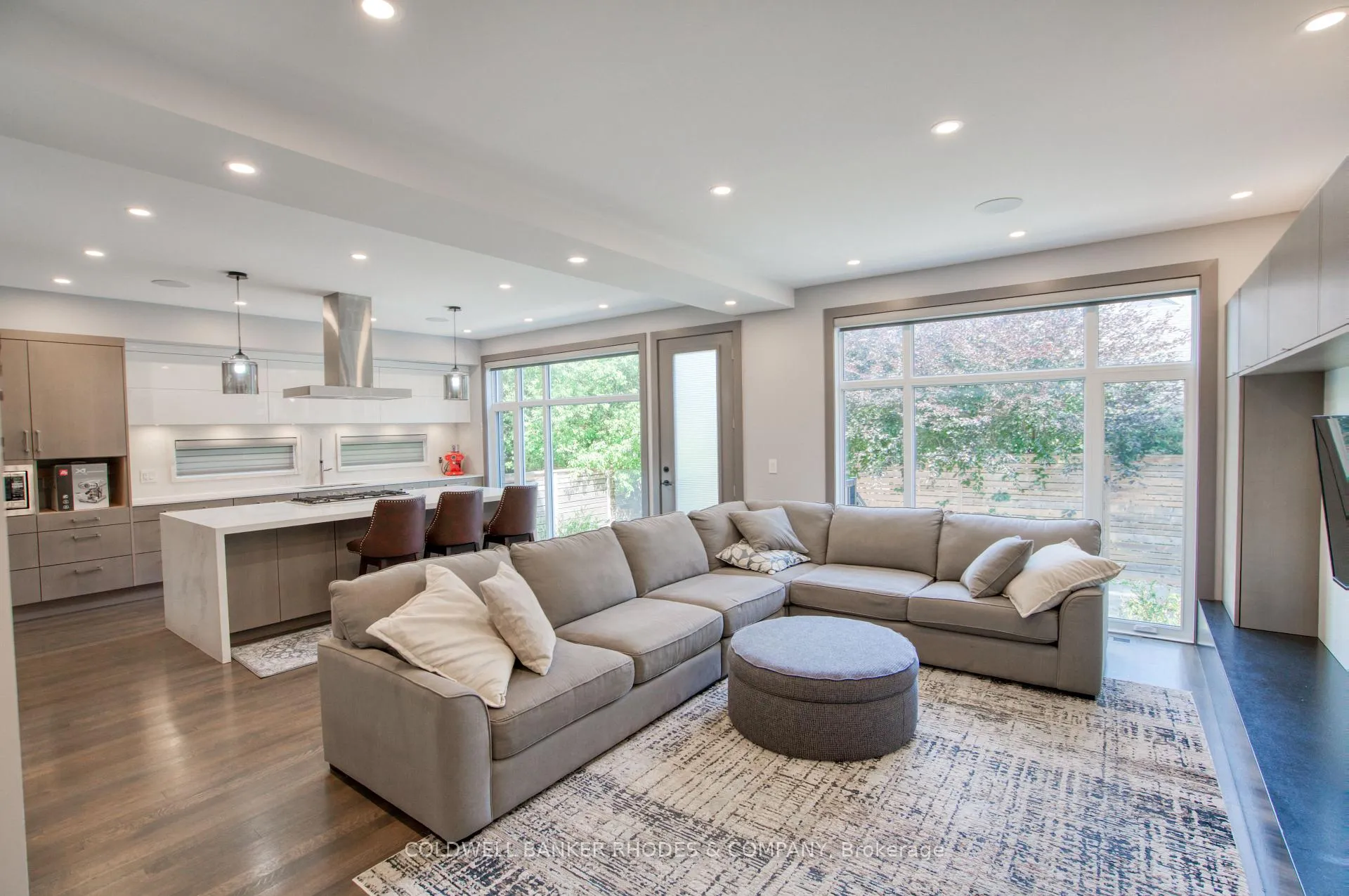 Photo 8 of 379 Crestview Road, Ottawa, Alta Vista/Faircrest Heights — HOMEH