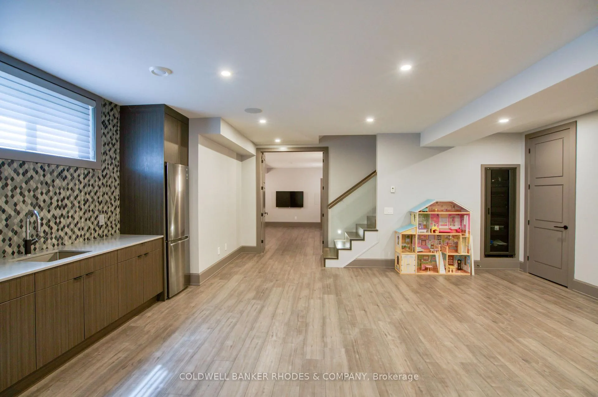 Photo 34 of 379 Crestview Road, Ottawa, Alta Vista/Faircrest Heights — HOMEH