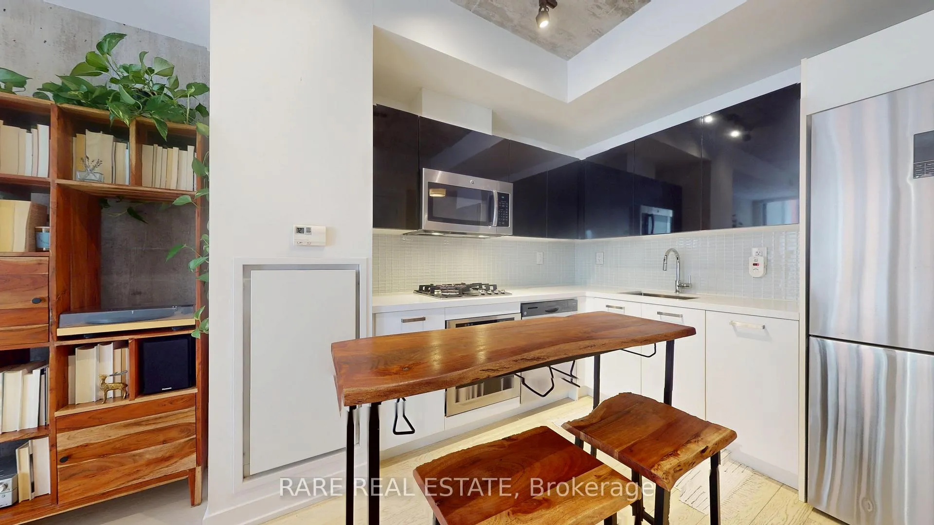 Photo 3 of Unit 421, 39 Brant Street, Toronto, Waterfront Communities — HOMEH